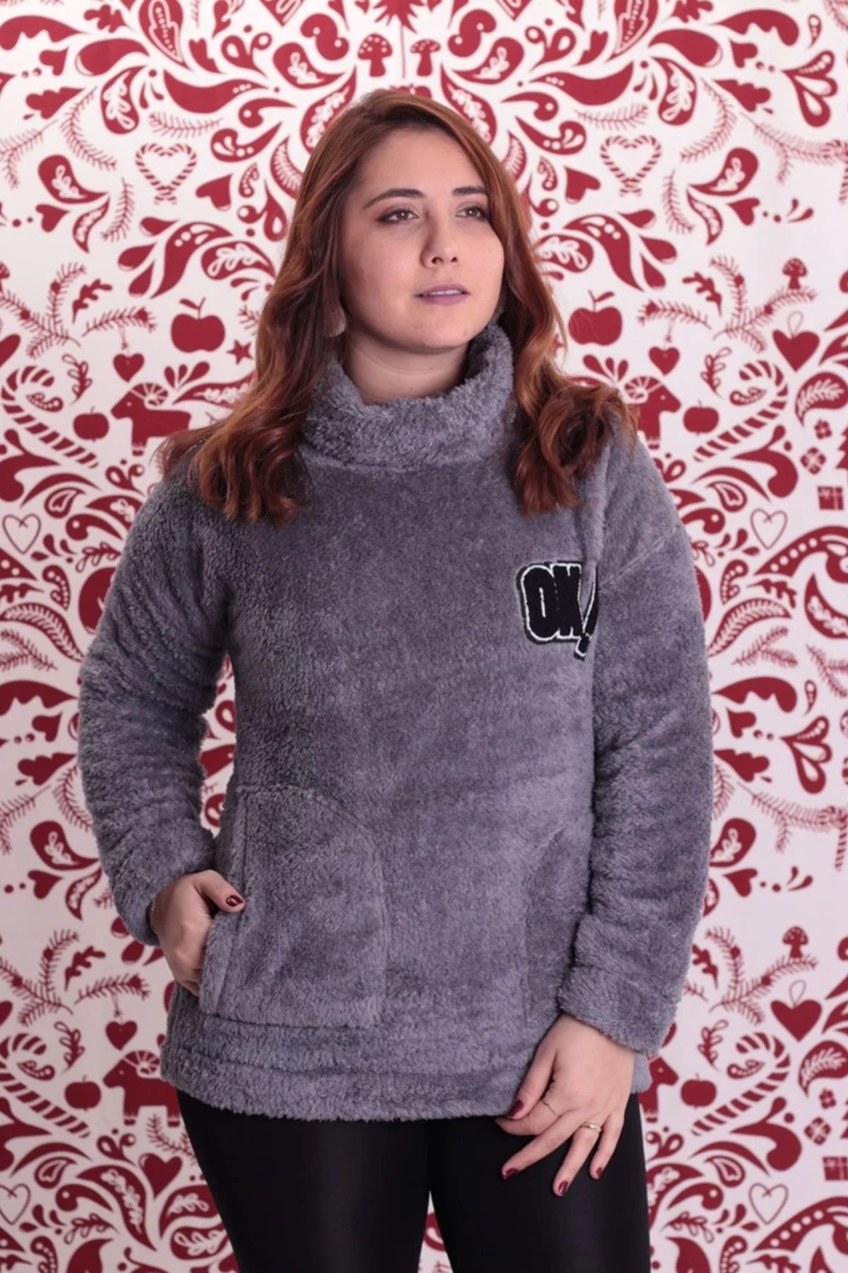 RENKTE BÜYÜK BEDEN DEGAJE YAKA GRİ PELUŞ SWEAT
