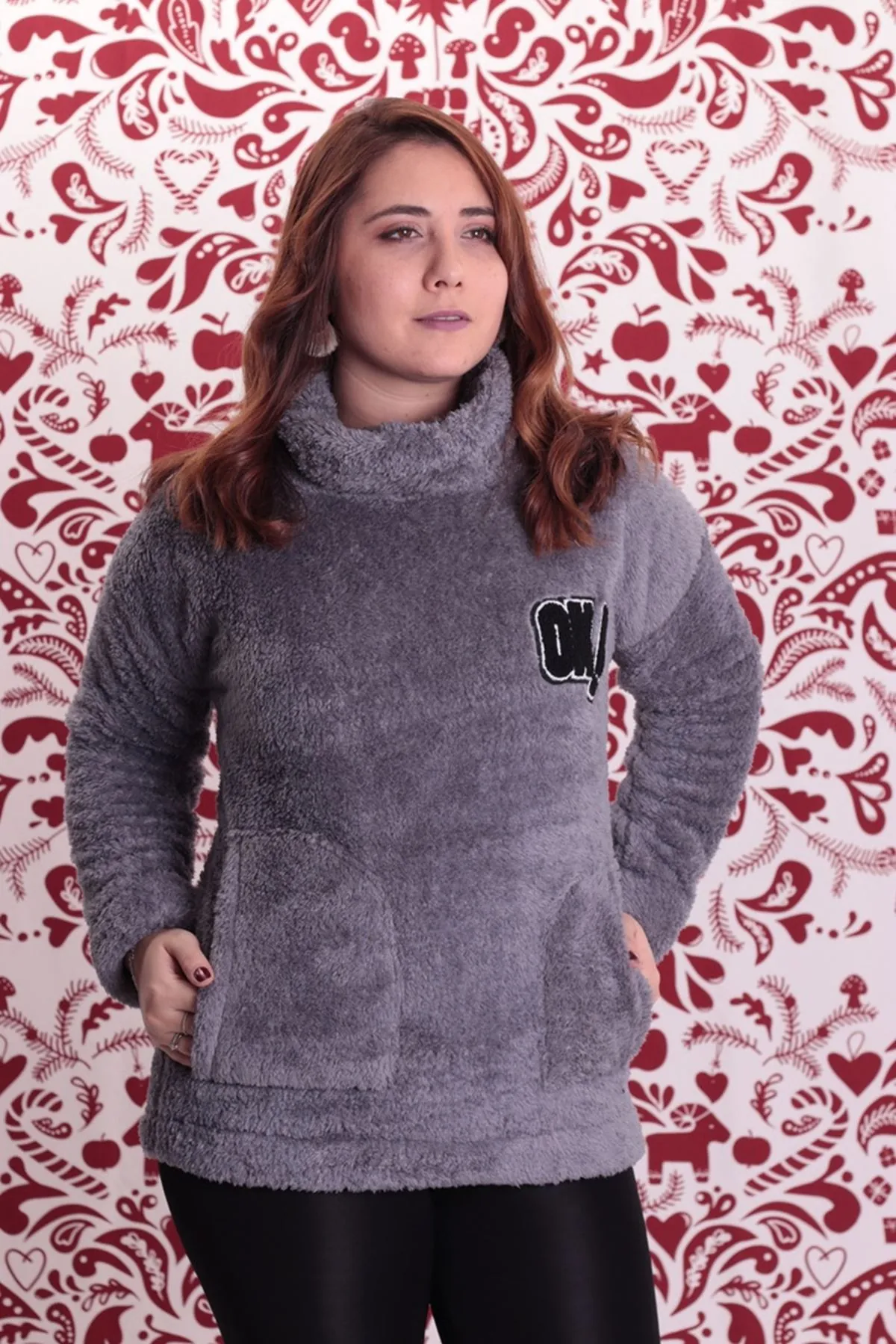 RENKTE BÜYÜK BEDEN DEGAJE YAKA GRİ PELUŞ SWEAT