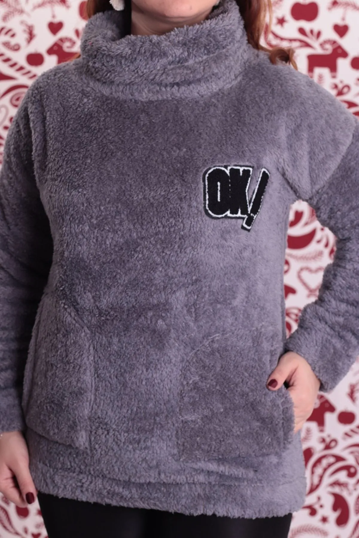 RENKTE BÜYÜK BEDEN DEGAJE YAKA GRİ PELUŞ SWEAT
