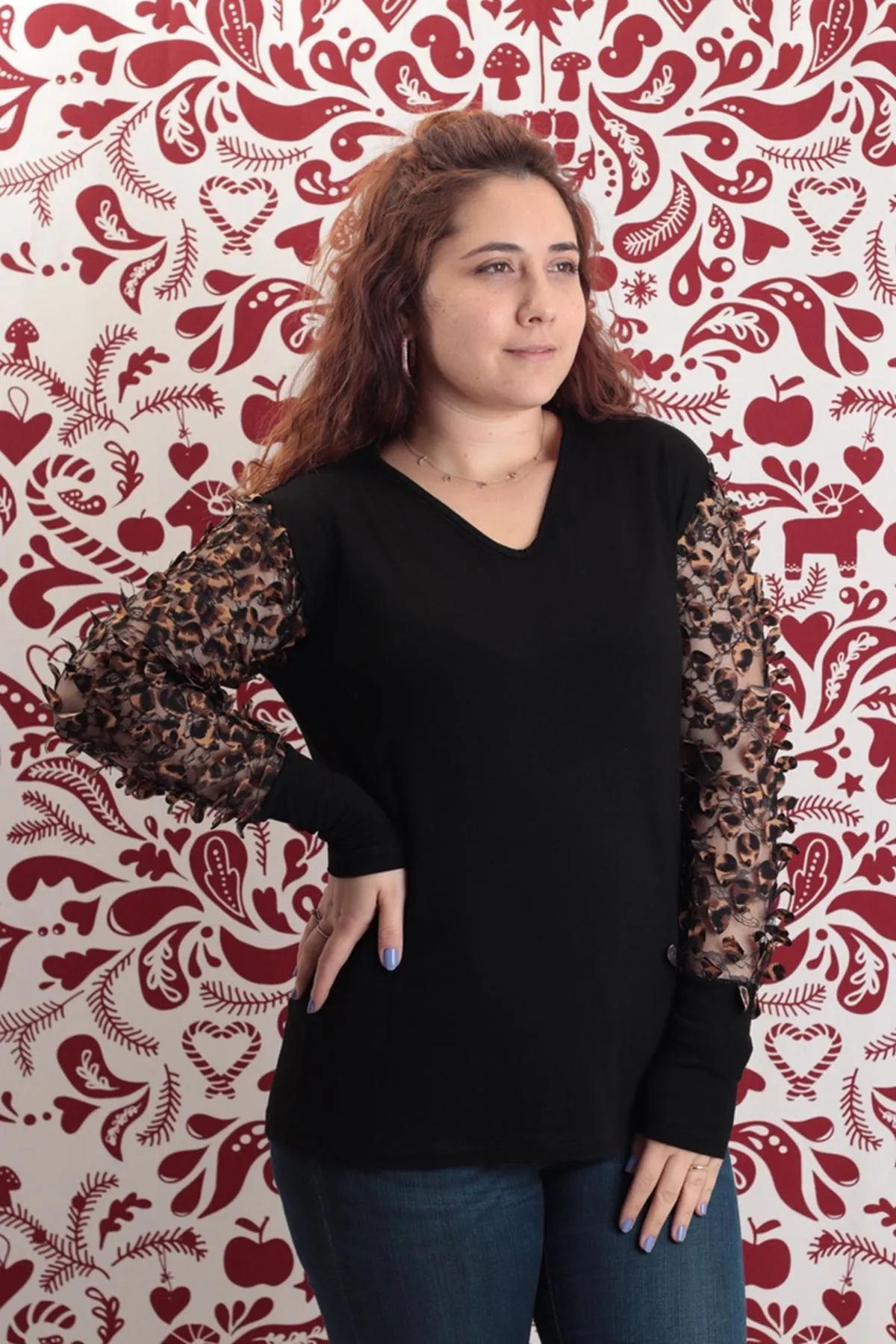 RENKTE BÜYÜK BEDEN KOLLARI LEOPAR SİYAH BLUZ