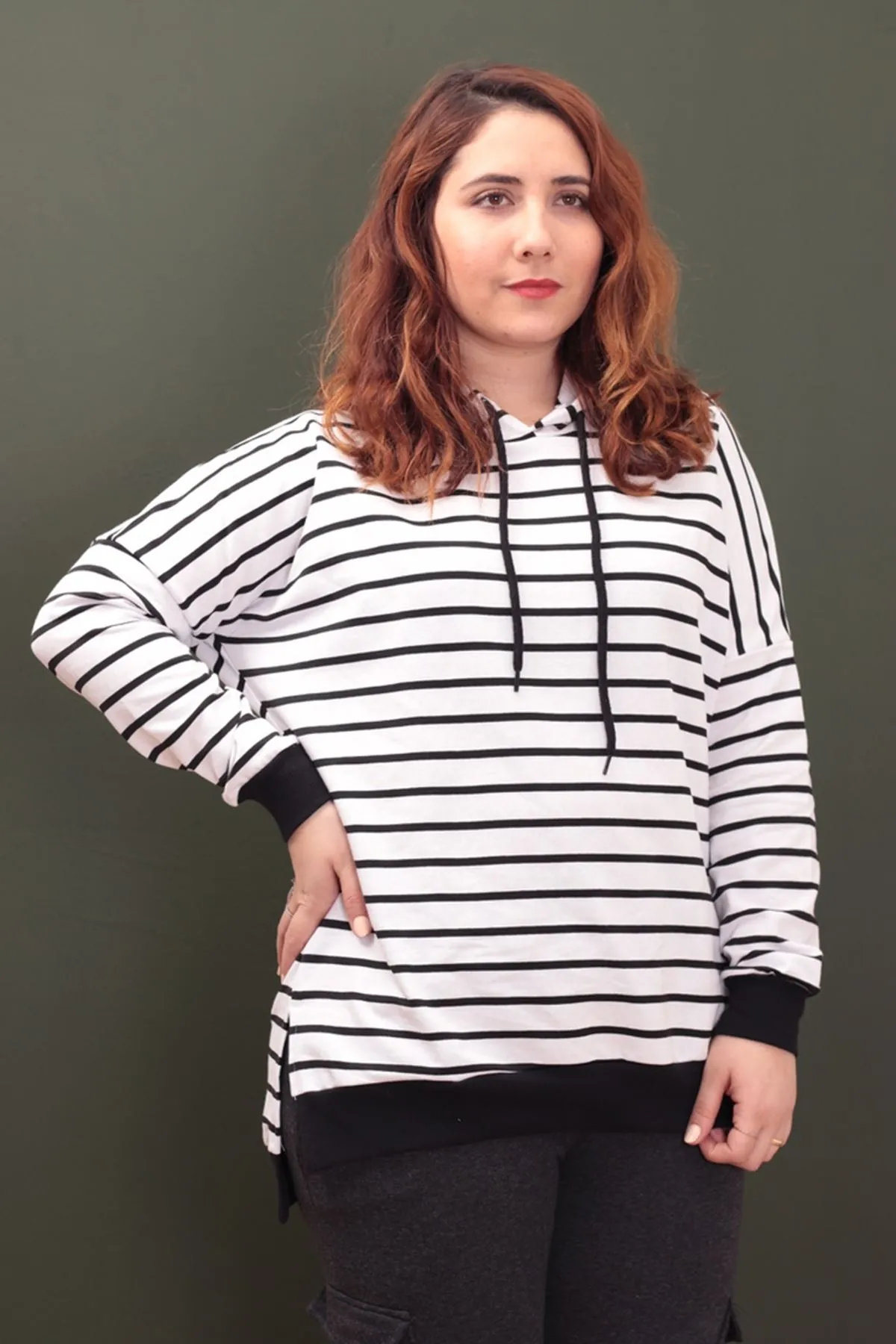 RENKTE BÜYÜK BEDEN ÇİZGİLİ SWEAT