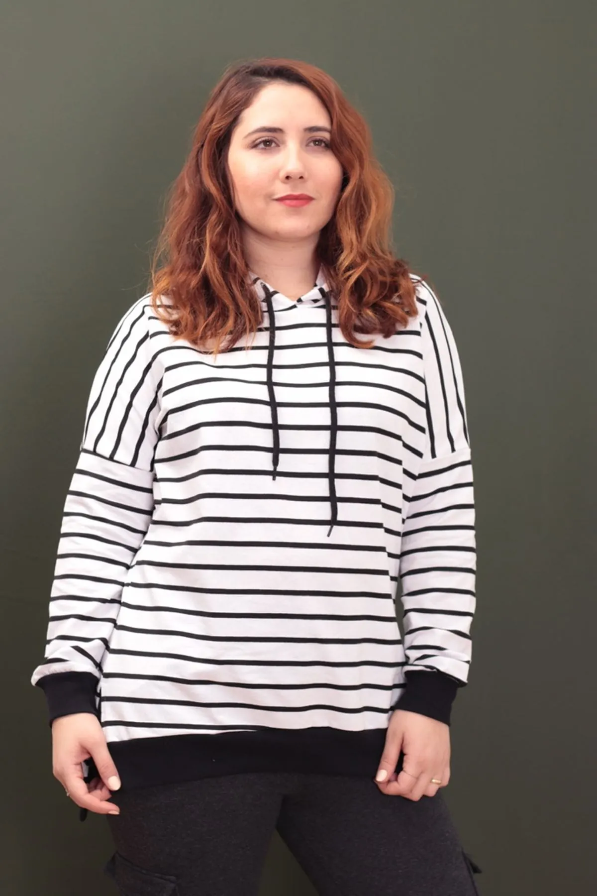 RENKTE BÜYÜK BEDEN ÇİZGİLİ SWEAT