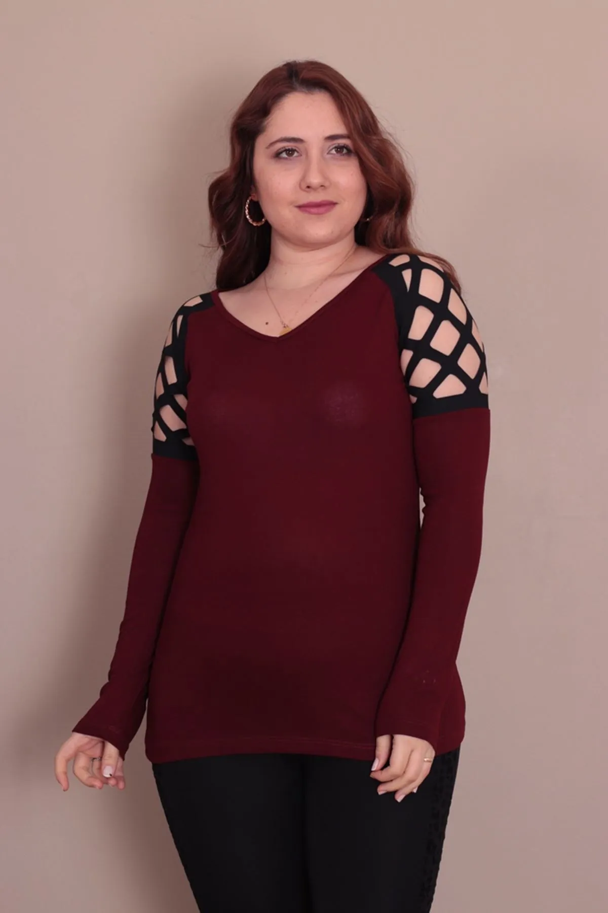 RENKTE BÜYÜK BEDEN KOLLAR LAZER V YAKA BORDO BLUZ