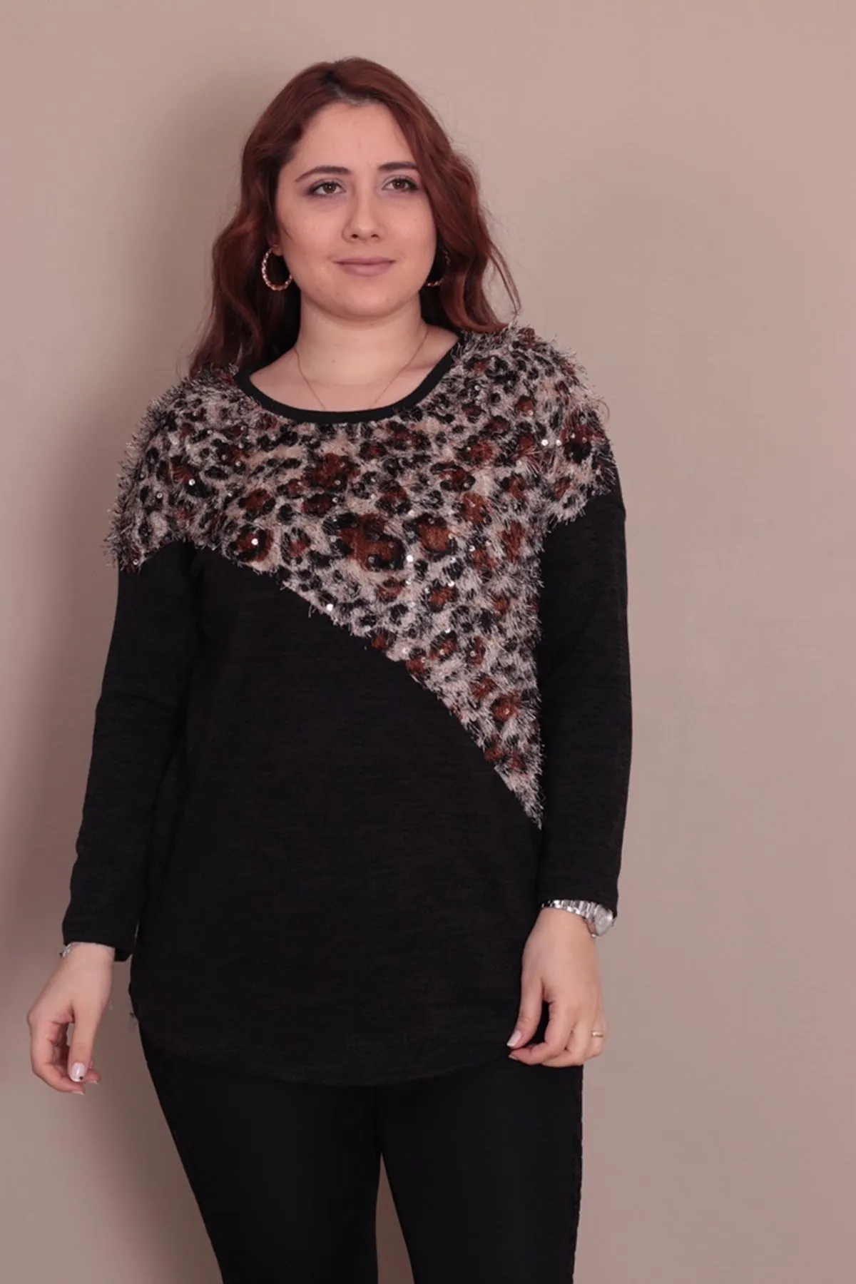 RENKTE BÜYÜK BEDEN LEOPAR GARNİLİ KLASİK YAKA LEOPAR TRİKO