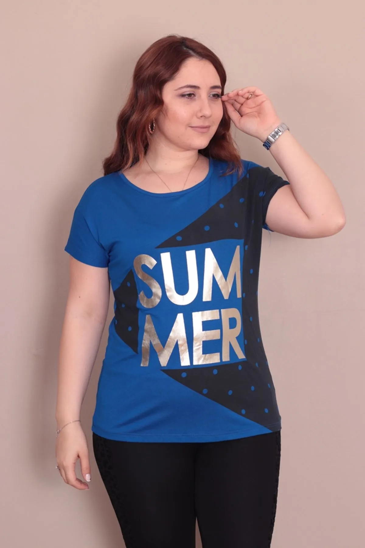 RENKTE BÜYÜK BEDEN  SUMMER BASKILI SAKS T-SHIRT