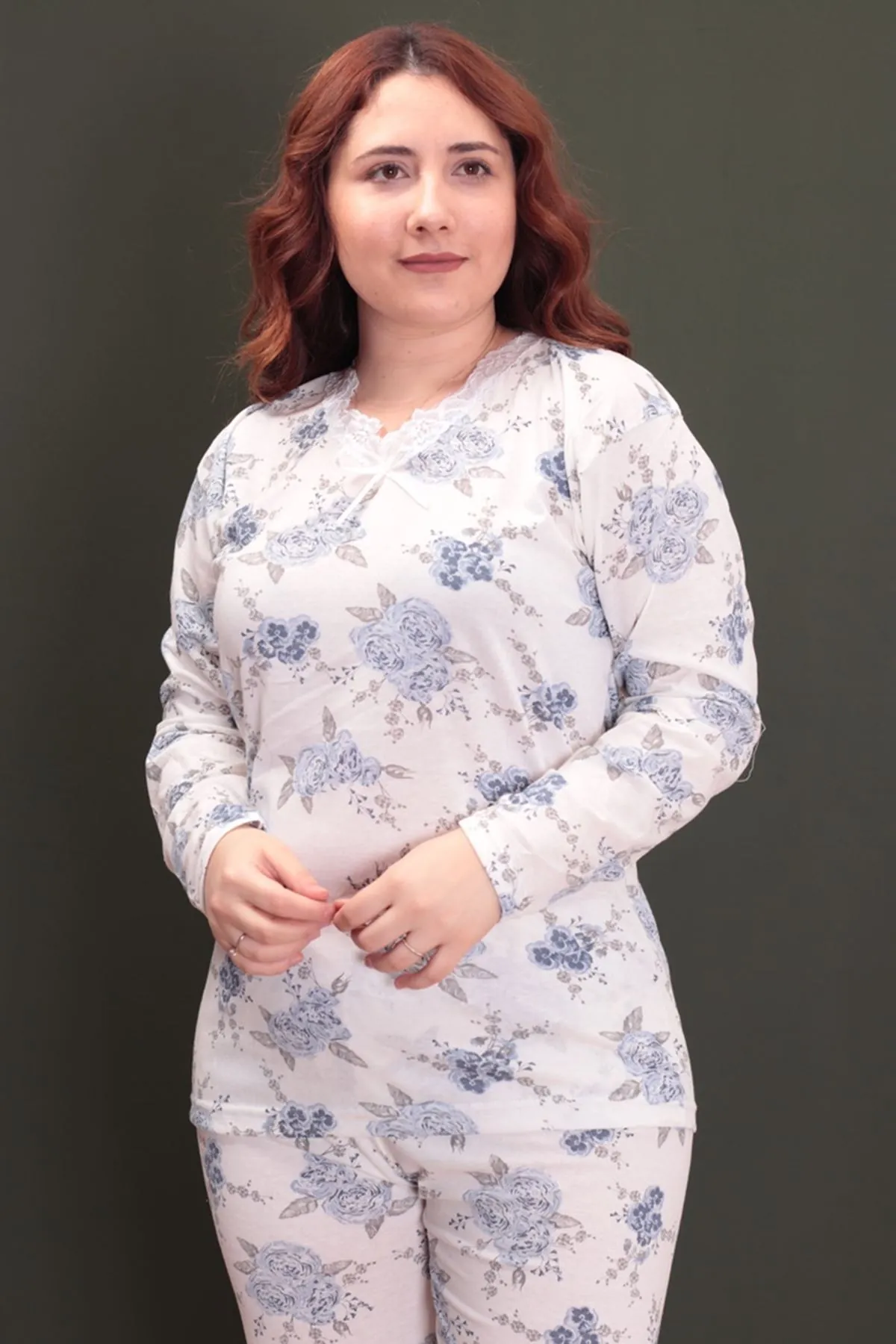 RENKTE BÜYÜK BEDEN DESENLİ PİJAMA TAKIMI