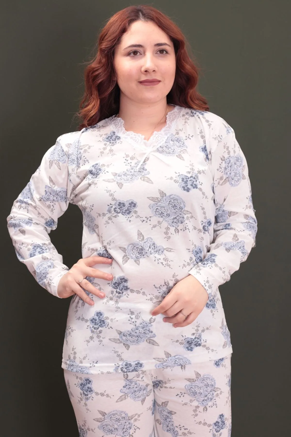 RENKTE BÜYÜK BEDEN DESENLİ PİJAMA TAKIMI