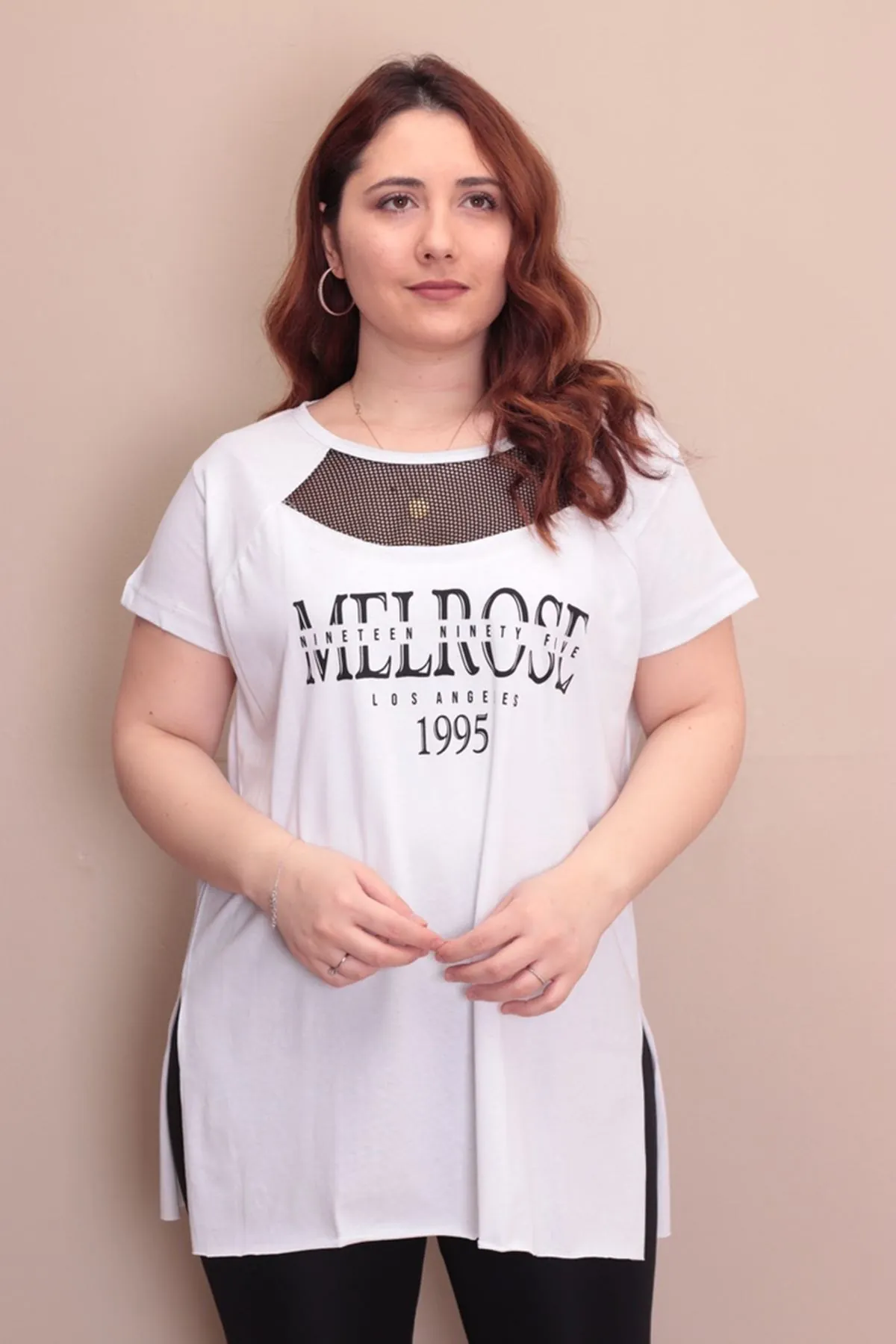 RENKTE FİLE DETAYLI BASKILI BEYAZ BLUZ
