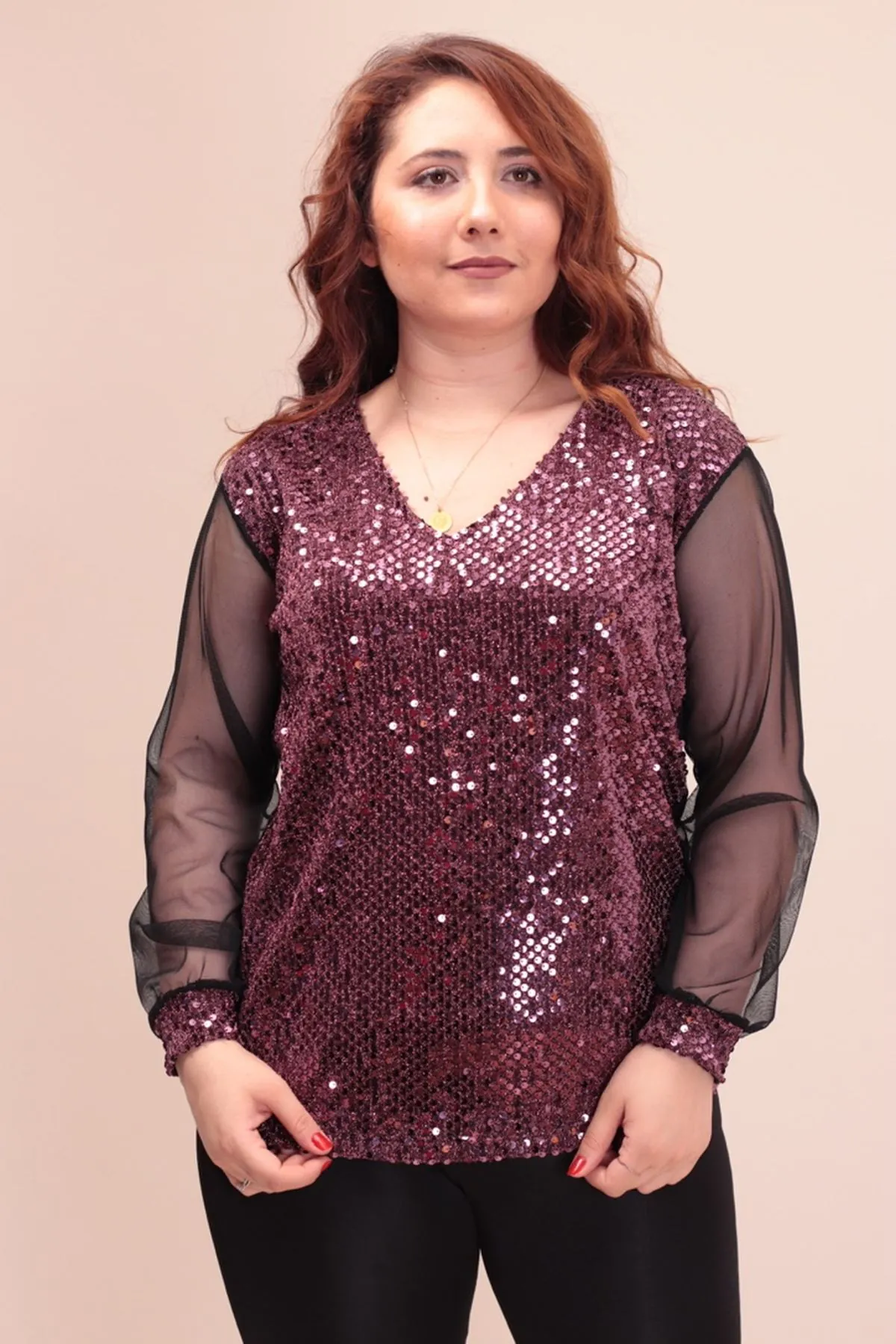 RENKTE TÜL VE PUL PAYETLİ TASARIM BLUZ