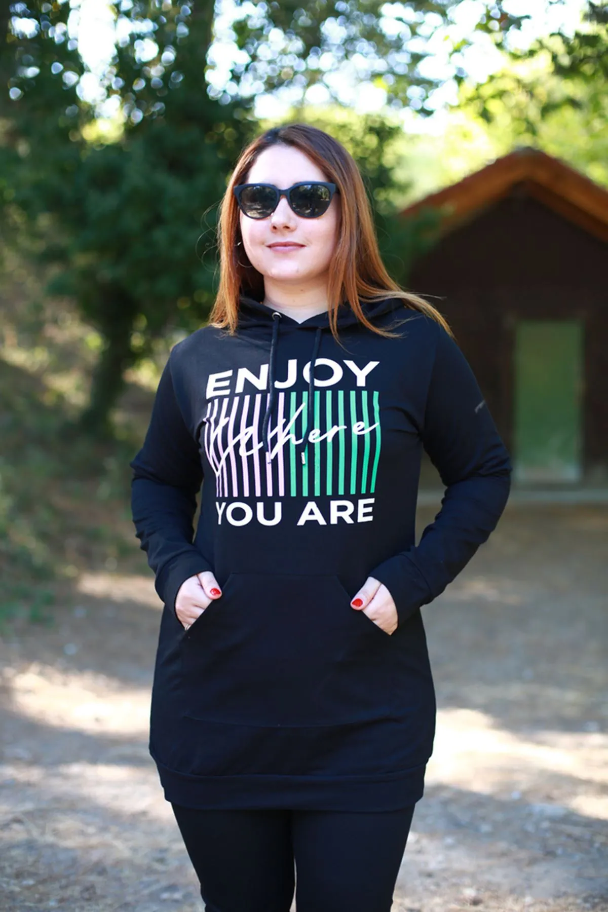 RENKTE BASKILI KANGURU CEPLİ TUNİK&SWEAT