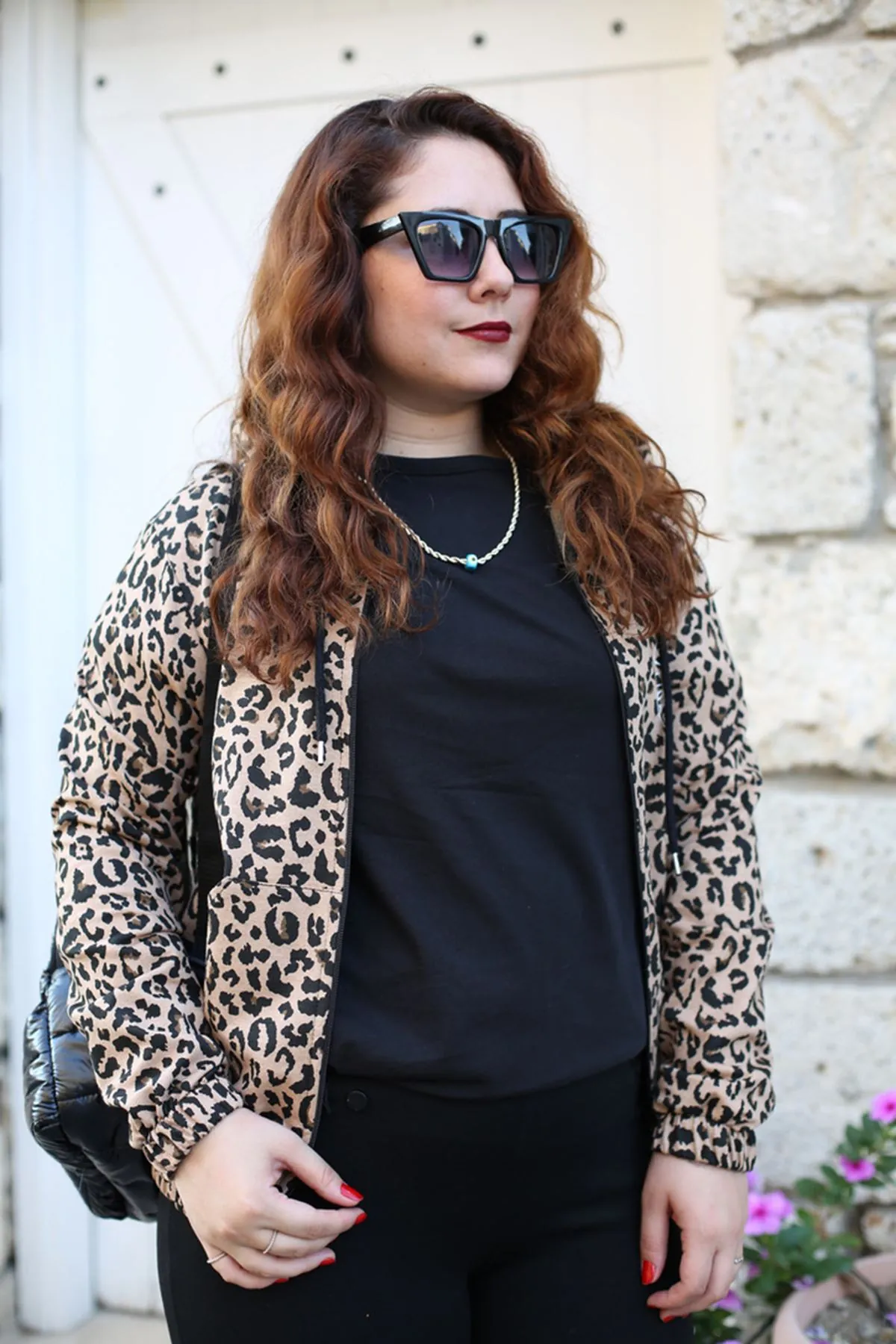 RENKTE LEOPAR DESENLİ FERMUARLI LASTİKLİ SWEAT