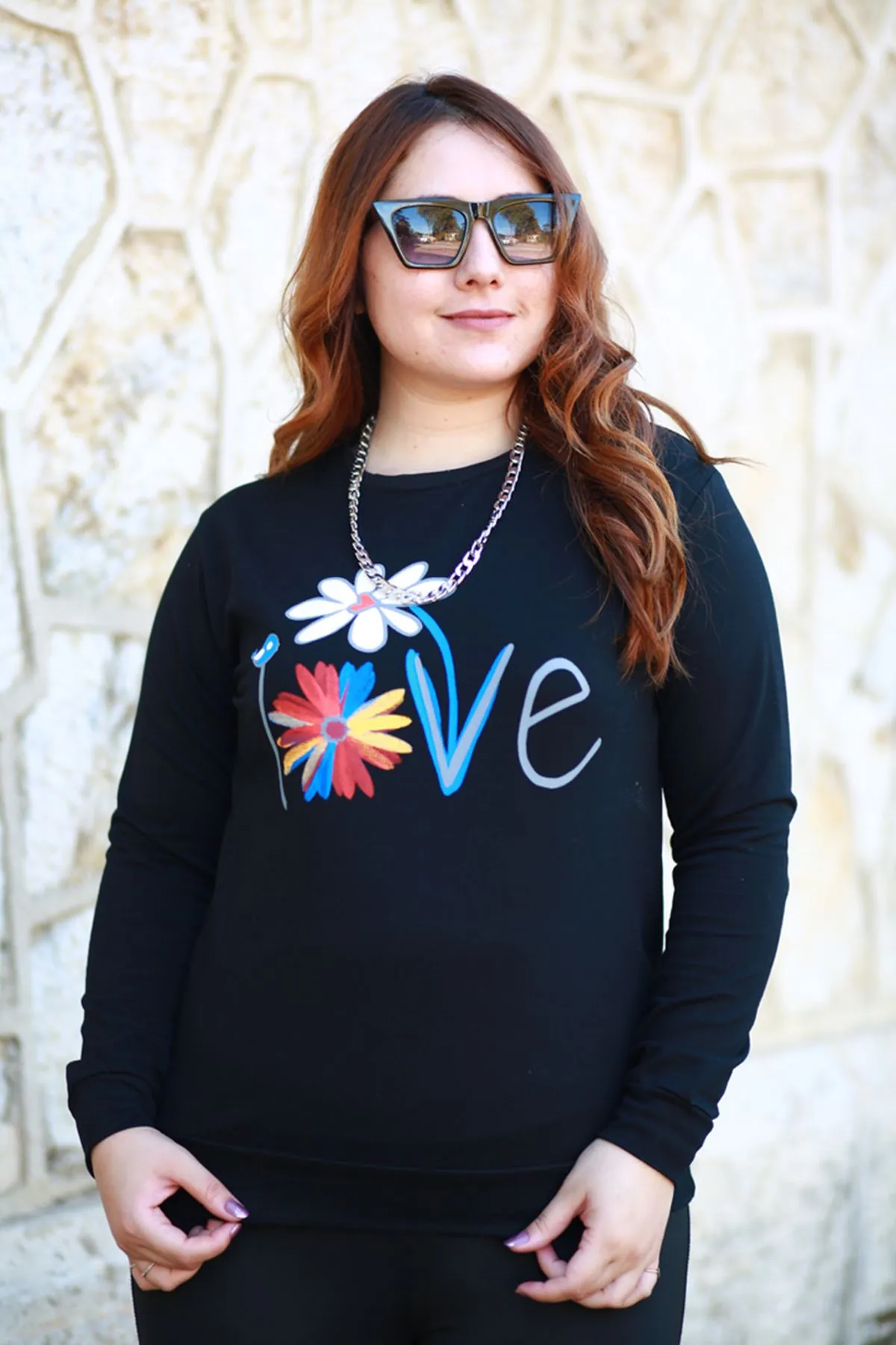 RENKTE KUŞ ÇİÇEK BASKILI SİYAH SWEAT