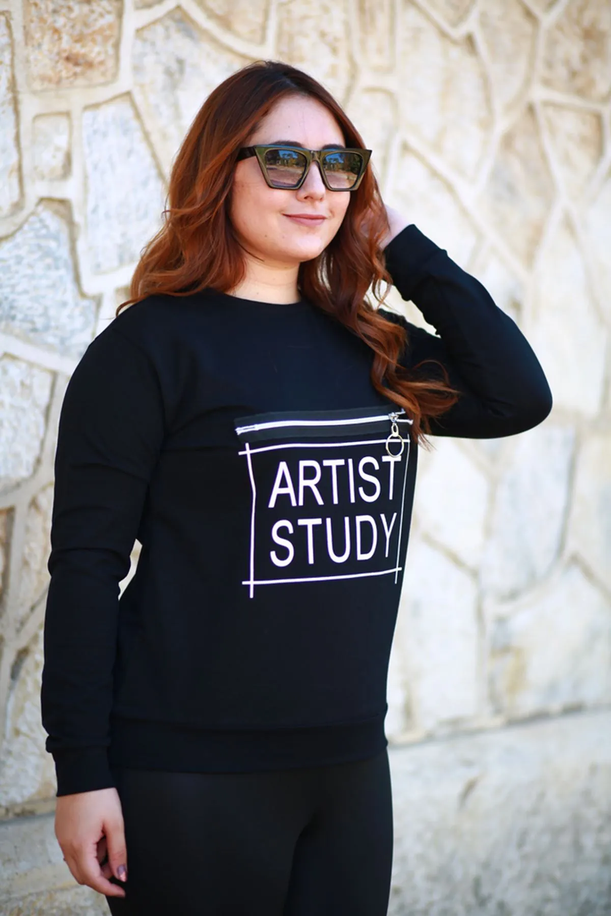 RENKTE FERMUAR BASKILI SİYAH SWEAT