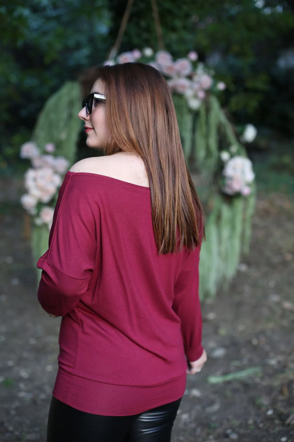 RENKTE KAYIK YAKA BORDO BLUZ