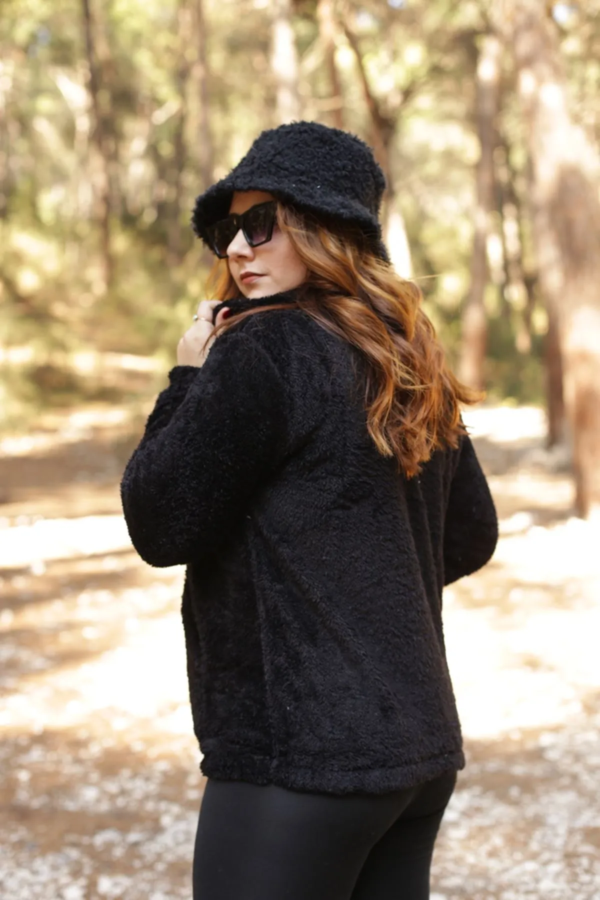 RENKTE YARIM FERMUARLI LASTİKLİ ARMALI SİYAH PELUŞ SWEAT