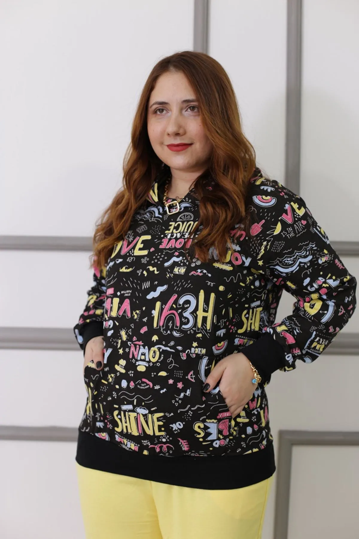 RENKTE GENİŞ KESİM EŞOFMAN TAKIMI