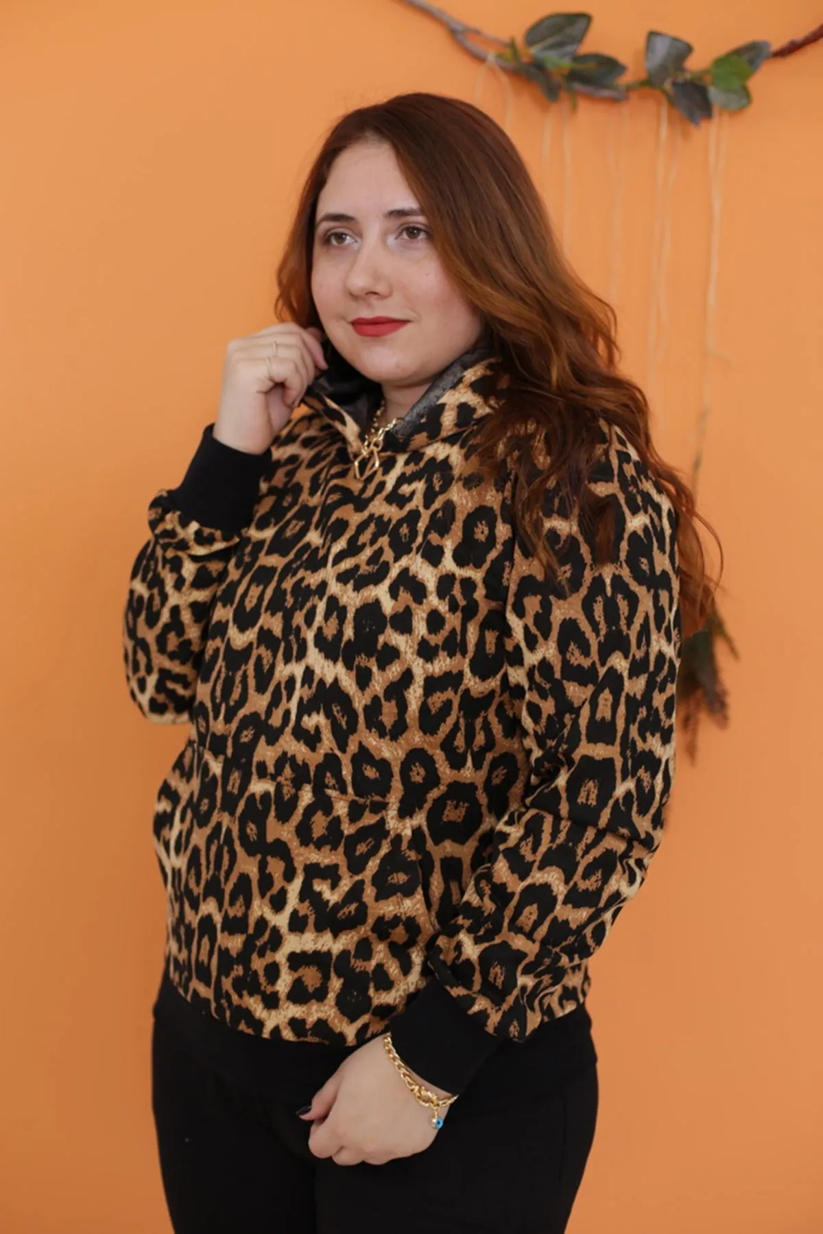 RENKTE GENİŞ KESİM EŞOFMAN TAKIMI