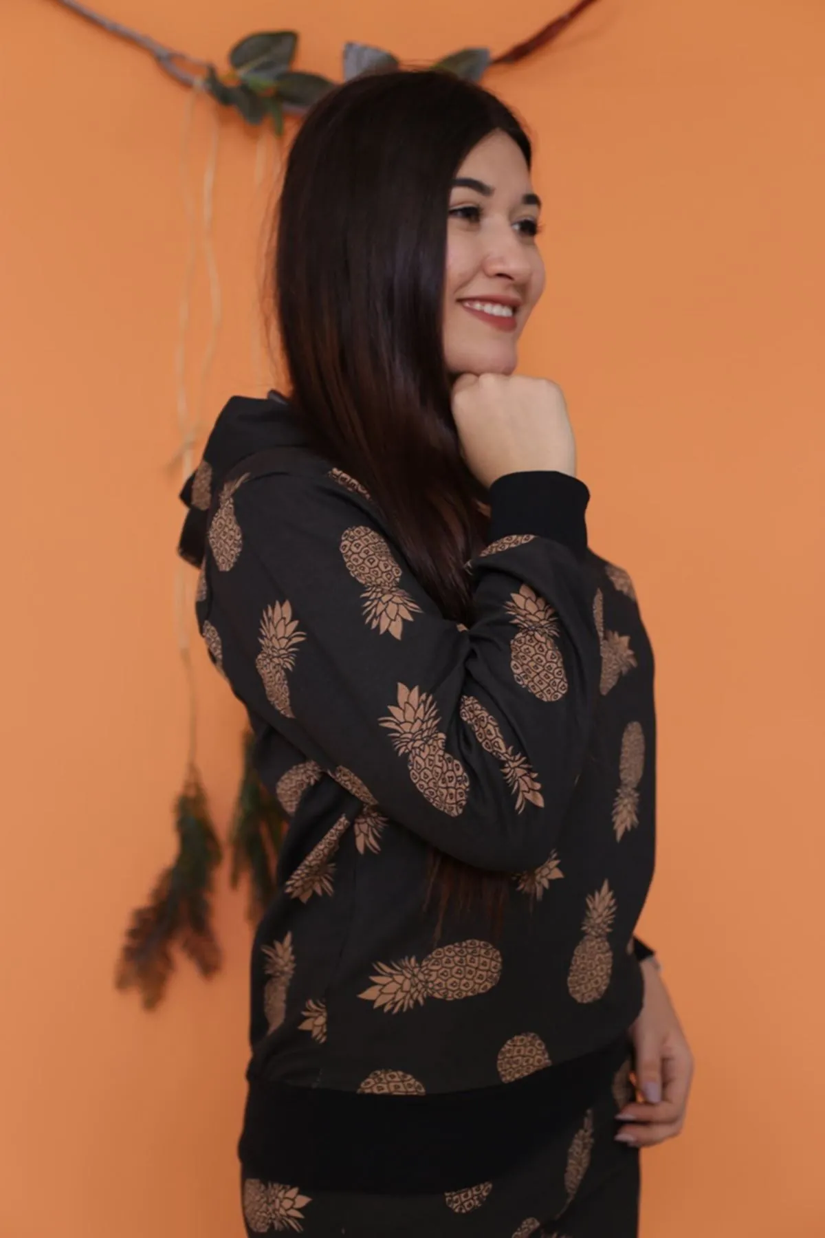 RENKTE DESENLİ KAPŞONLU SWEAT