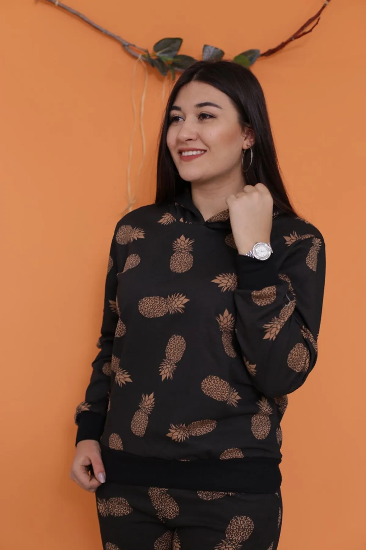 RENKTE DESENLİ KAPŞONLU SWEAT