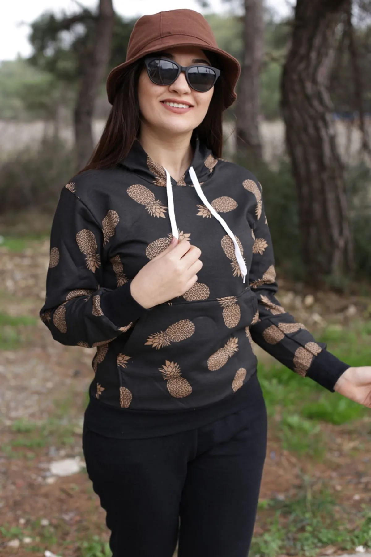 RENKTE ANANAS DESENLİ EŞOFMAN TAKIMI