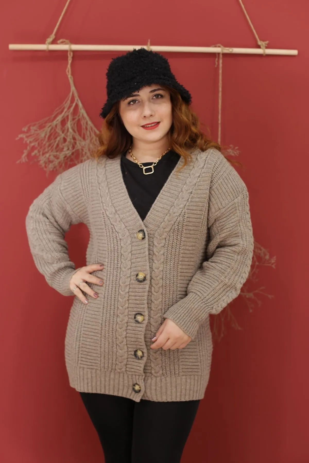RENKTE DÜĞMELİ ÖRGÜLÜ YÜNLÜ VİZON HIRKA&CEKET