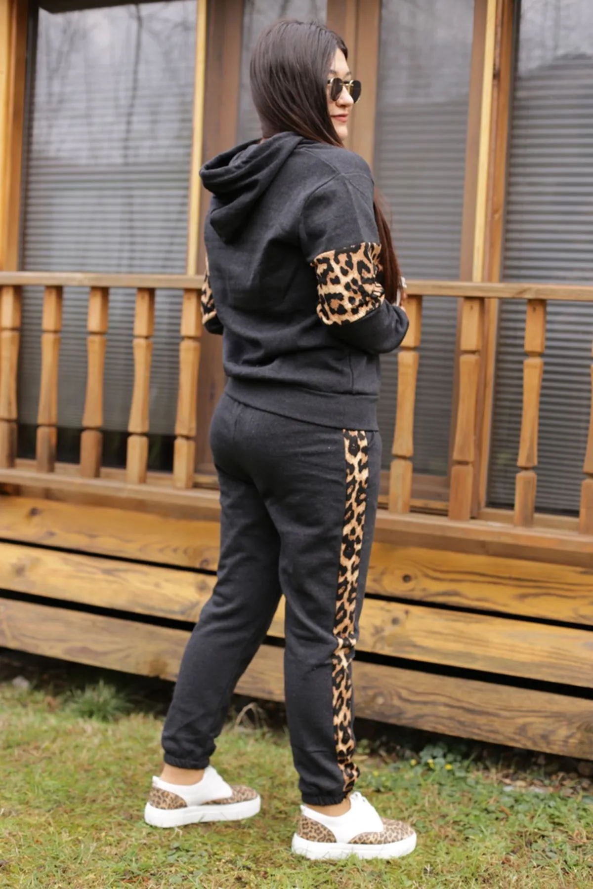 RENKTE LEOPAR DESENLİ ANTRASİT ŞARDONLU TAKIM