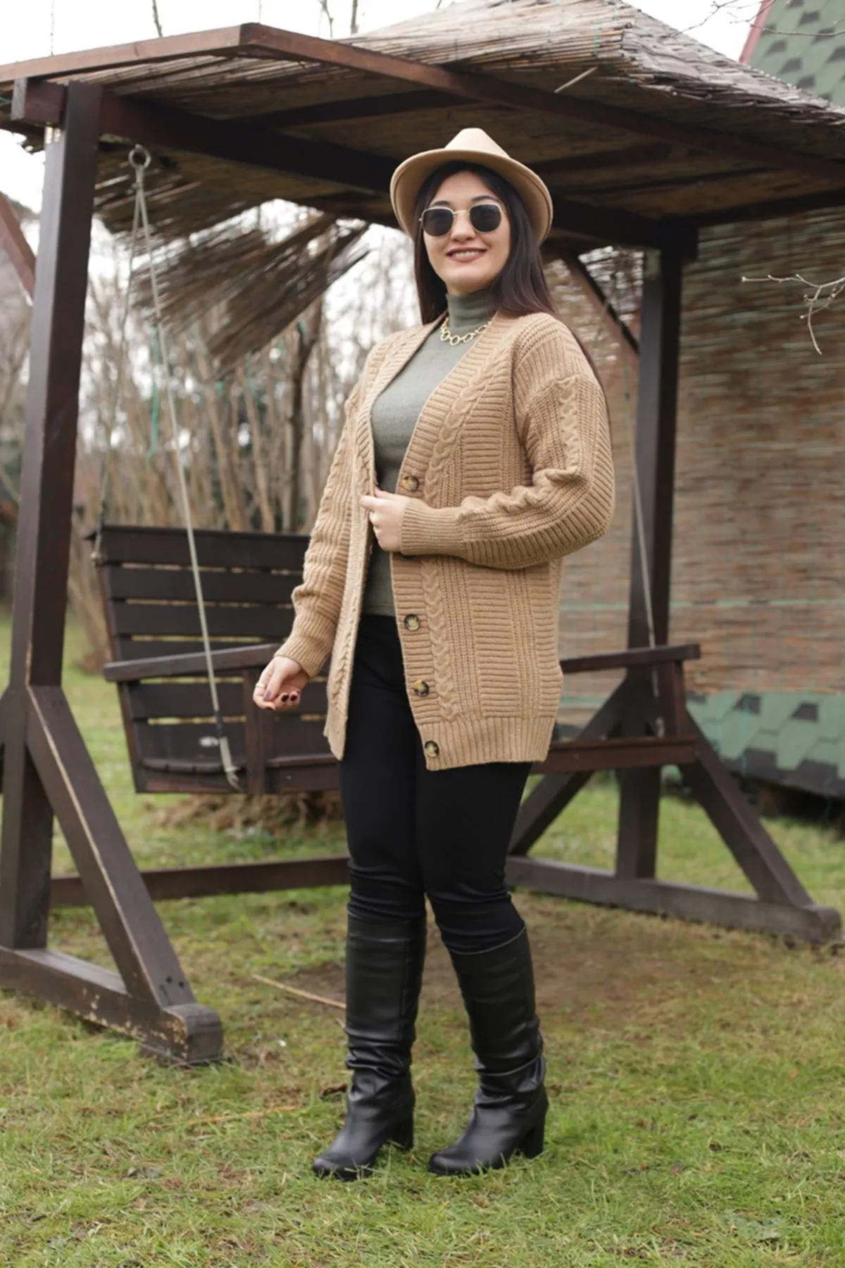 RENKTE DÜĞMELİ ÖRGÜLÜ YÜNLÜ TABA HIRKA&CEKET