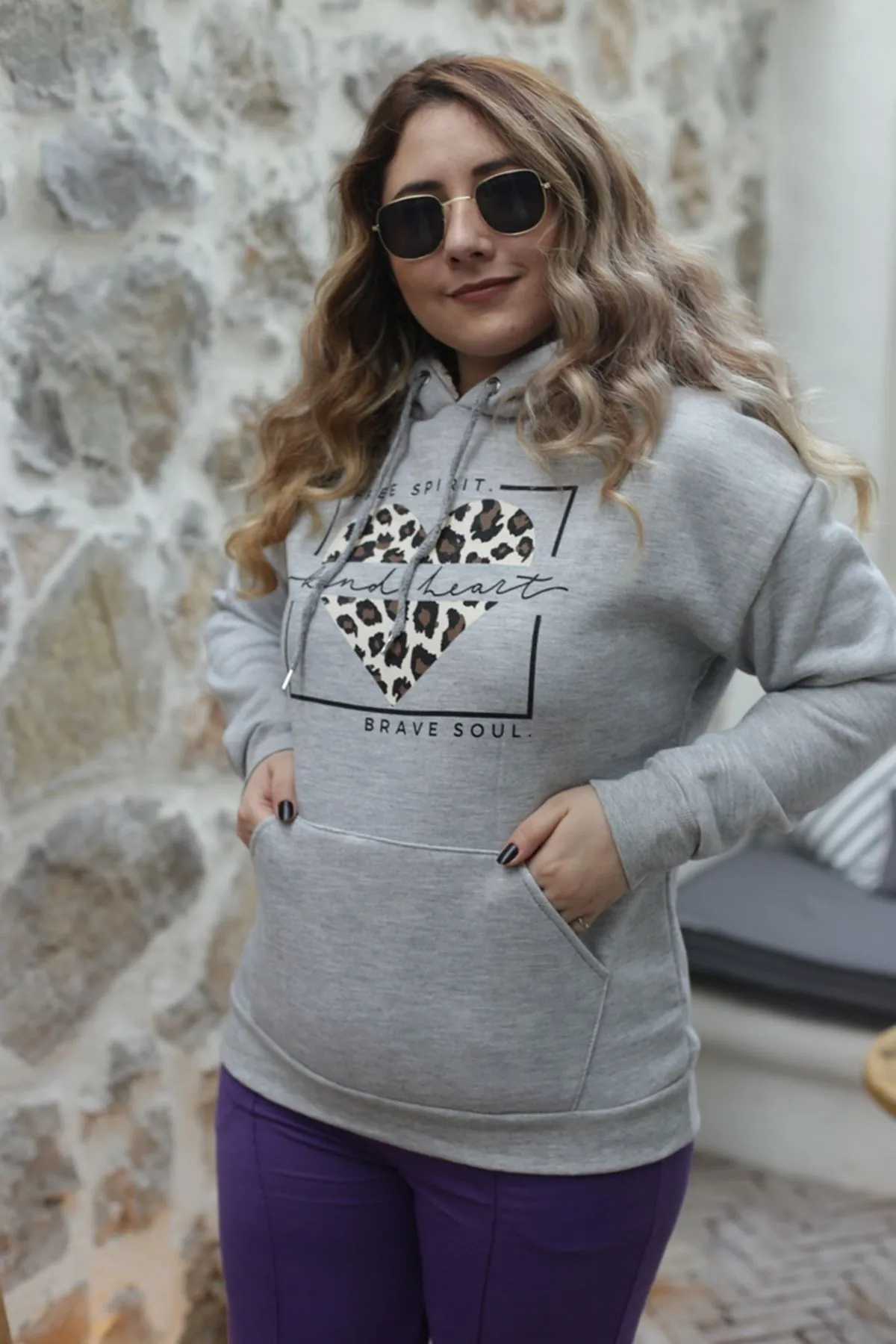 RENKTE LEOPAR KALP DETAYLI ŞARDONLU GRİ SWEAT