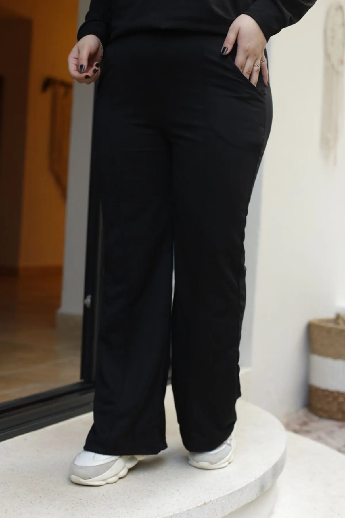 RENKTE ÖZEL ÜRETİM SİYAH ÇIMALI İSPANYOL PAÇA PANTOLON SWEAT TAKIM