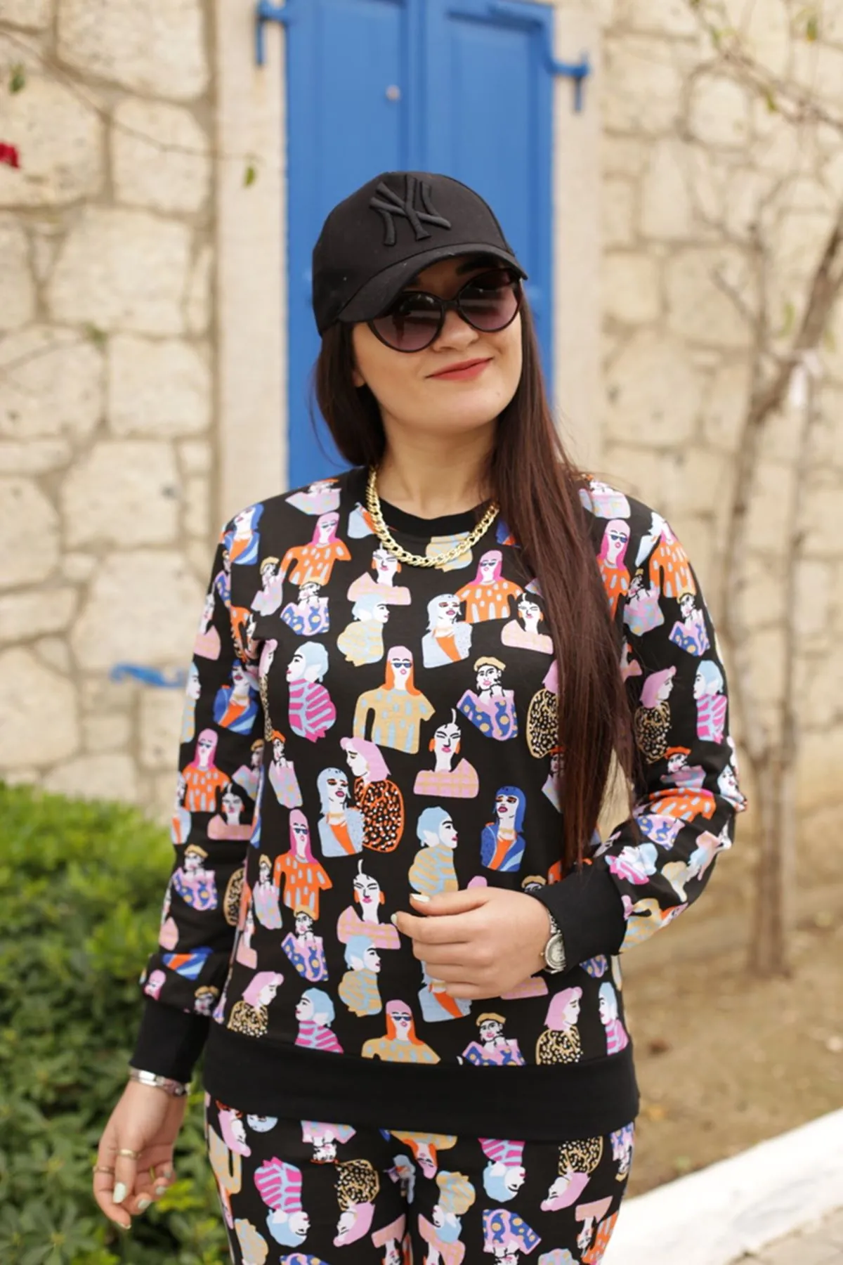 RENKTE DESENLİ KAPŞONLU SWEAT