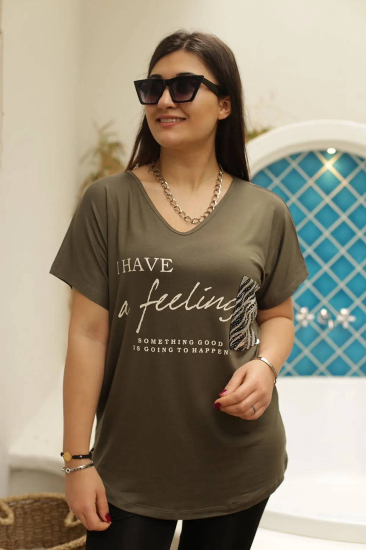 RENKTE BASKILI LEOPAR CEPLİ HAKİ BLUZ