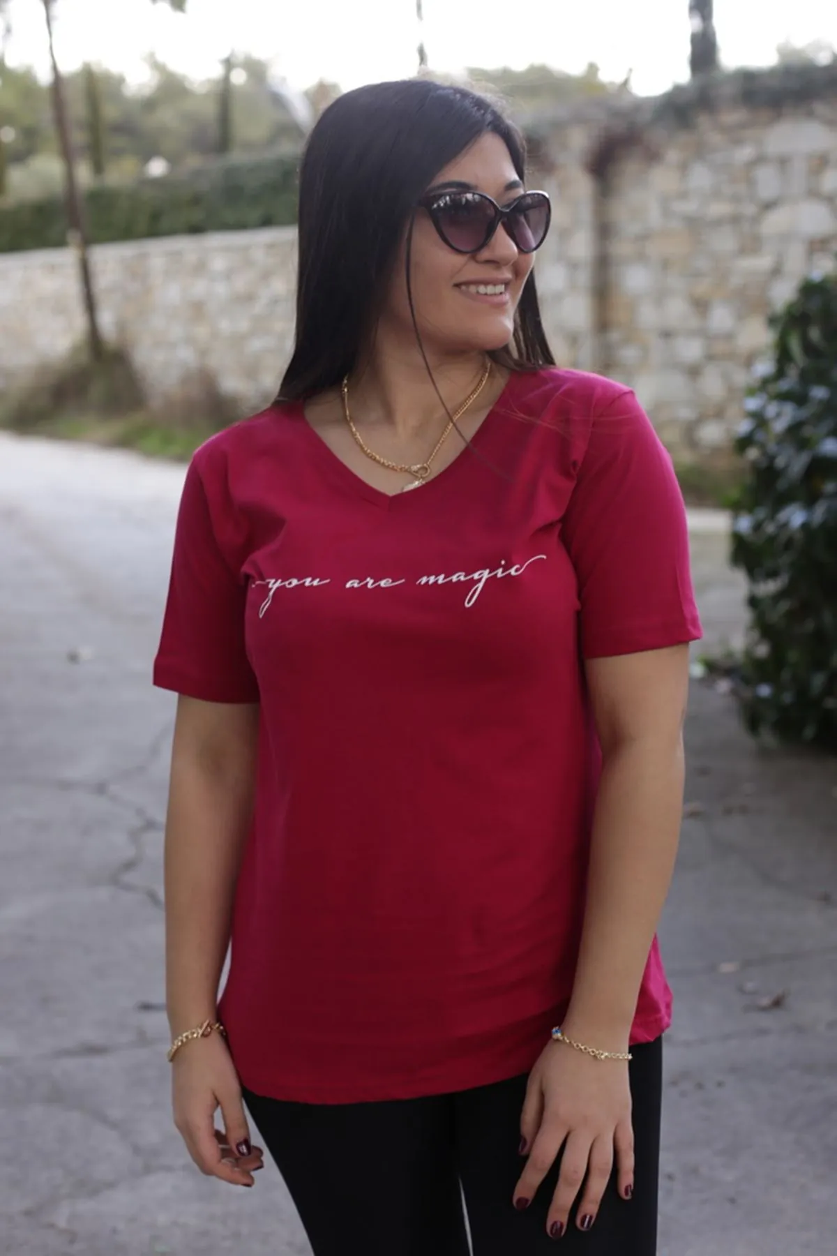 RENKTE ÖNÜ YAZILI BORDO TSHİRT