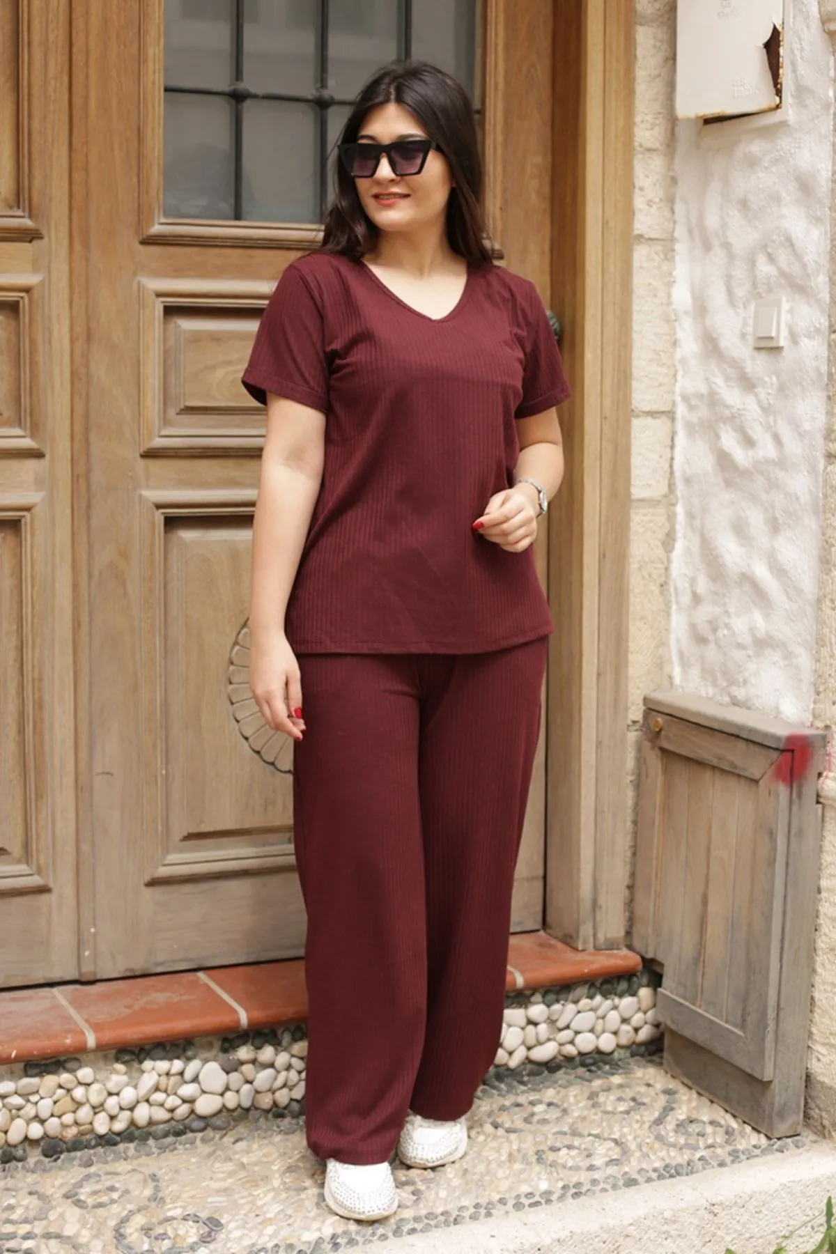 RENKTE GENİŞ KESİM BORDO KAŞKORSE TAKIM