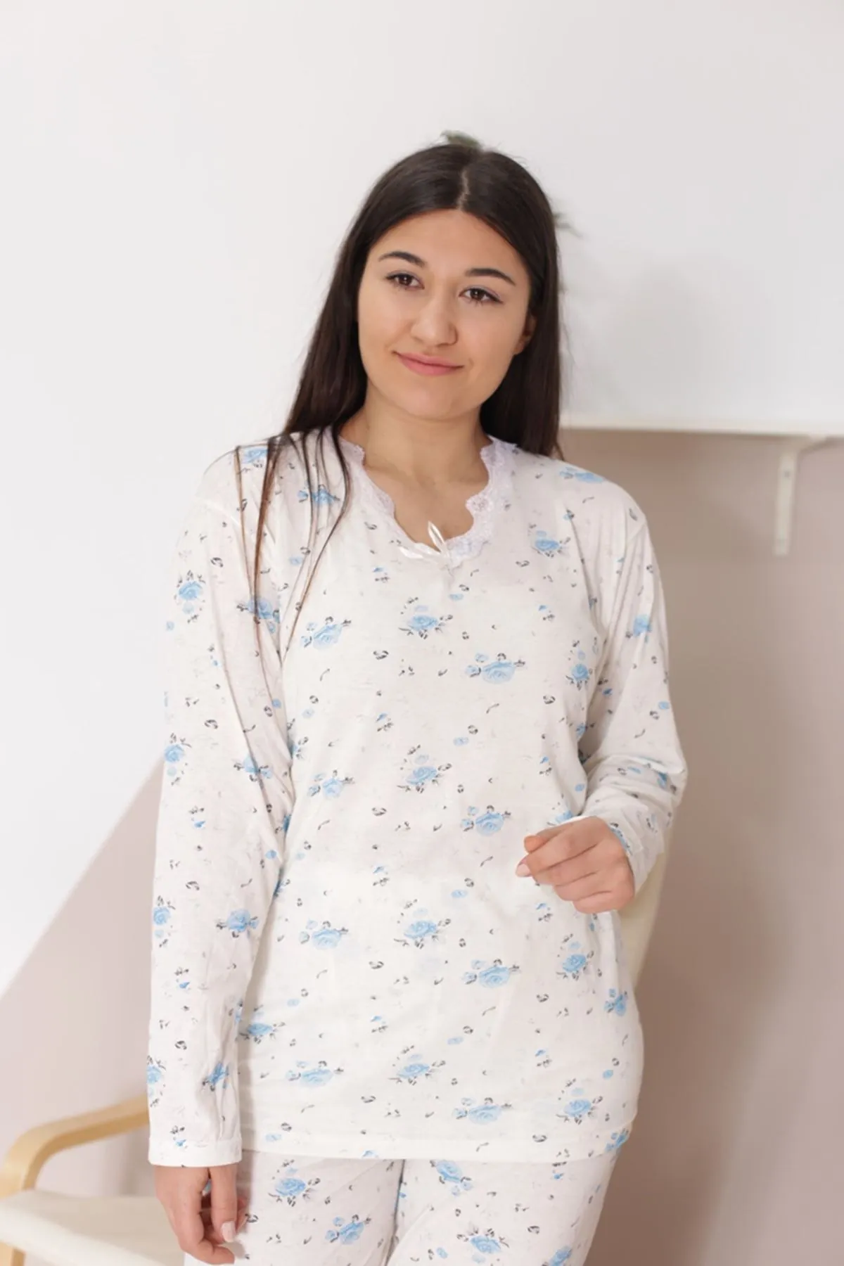 RENKTE DESENLİ UZUN KOL PİJAMA TAKIMI
