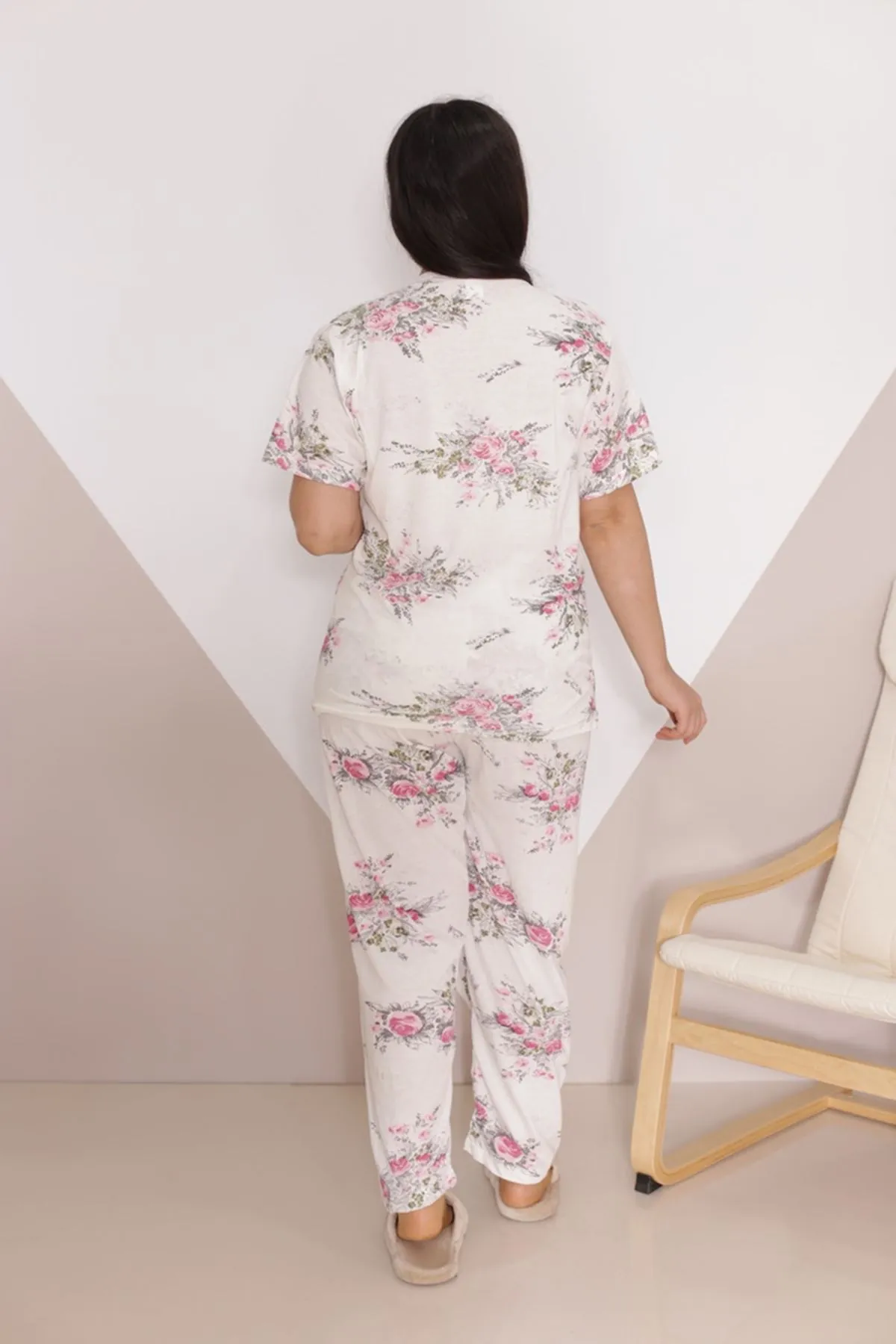 RENKTE DESENLİ KISA KOL PİJAMA TAKIMI