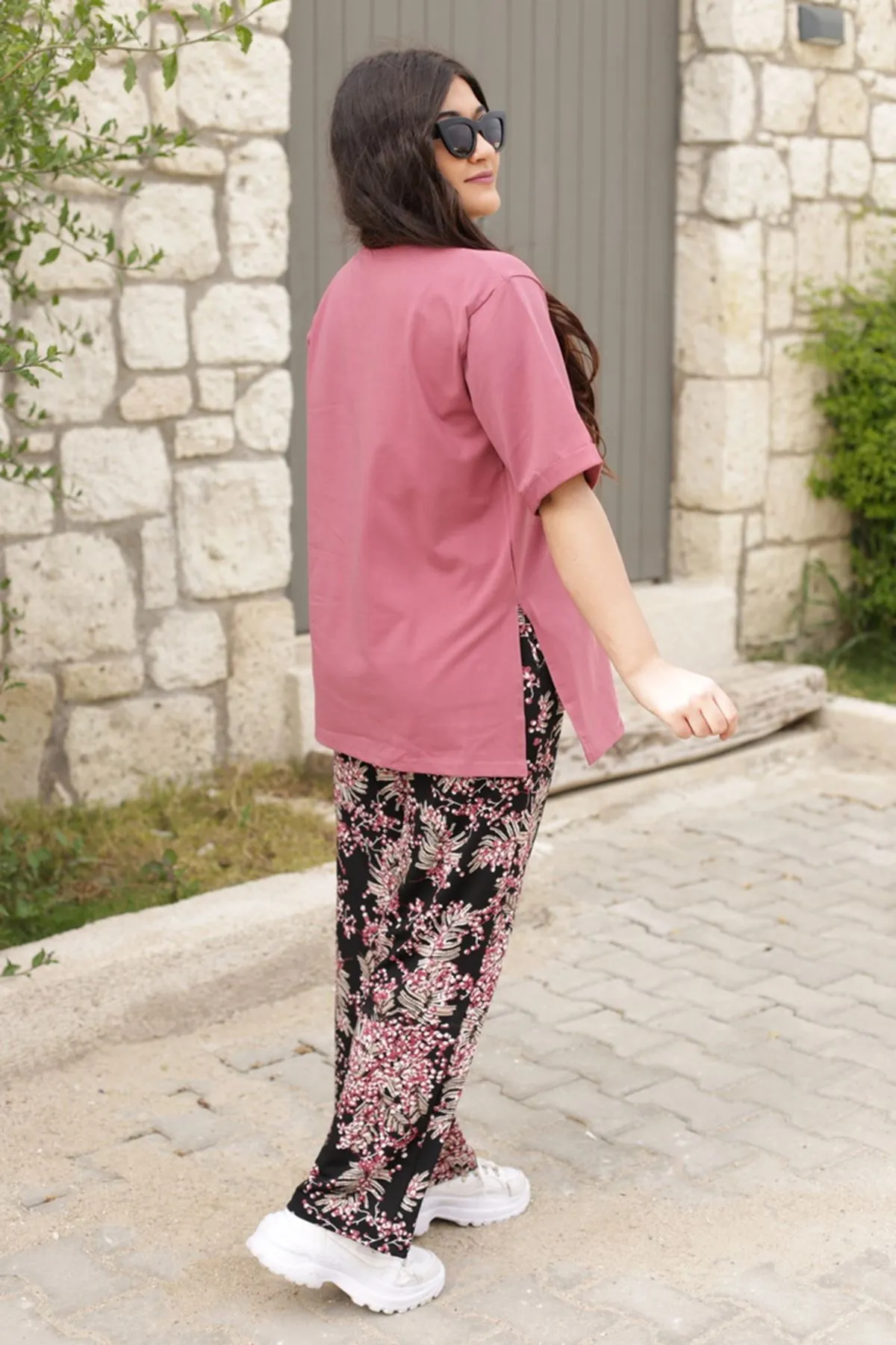 RENKTE ALT DESENLİ ESNEK TAKIM