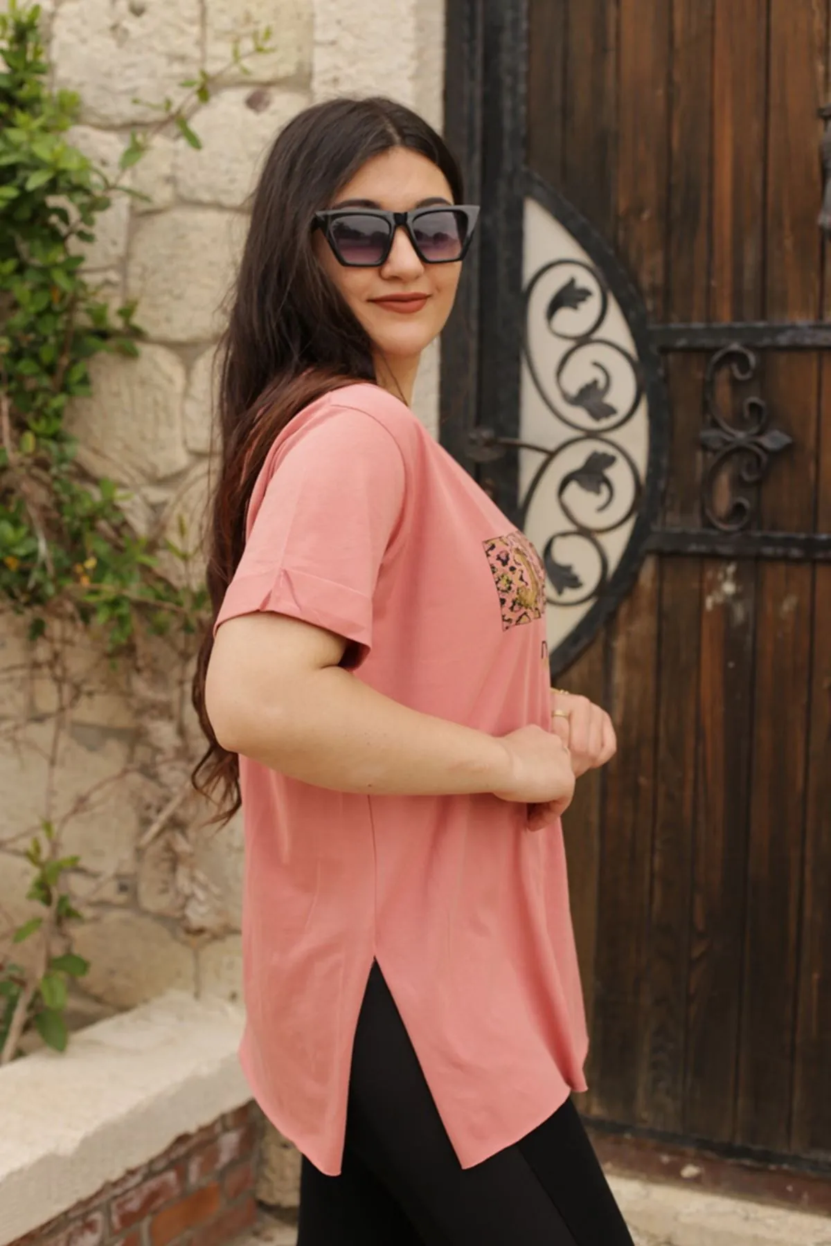 RENKTE PUL YAZILI DUBLE KOL PUDRA T-SHİRT