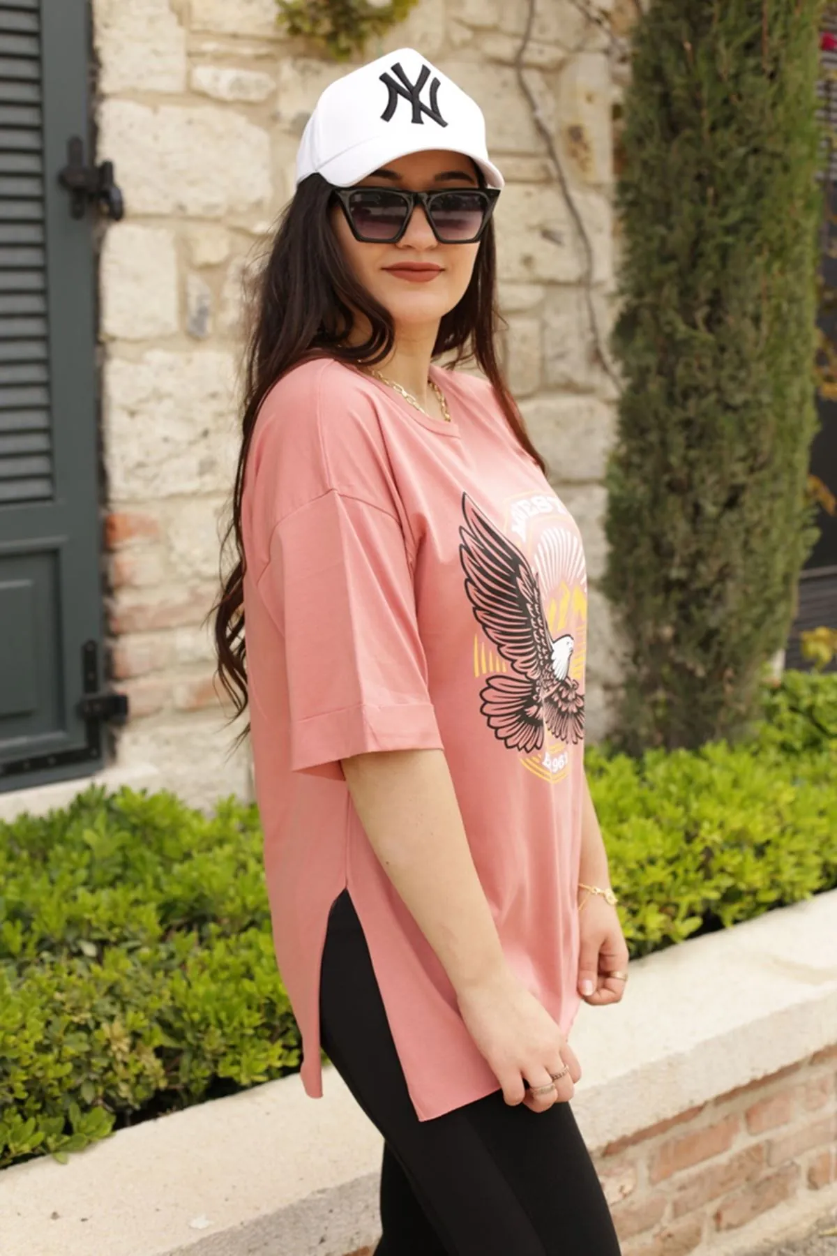 RENKTE BASKILI DUBLE KOL PUDRA T-SHİRT