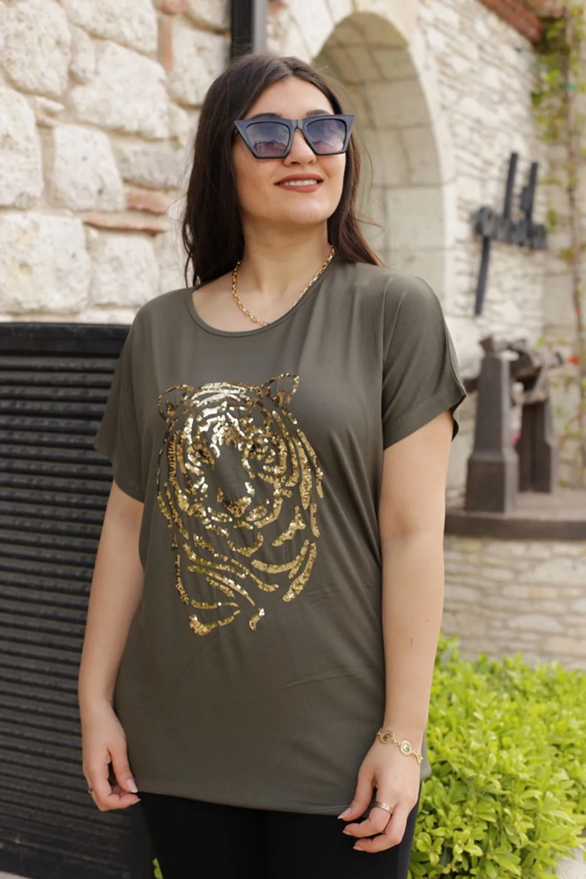 RENKTE PUL DETAYLI HAKİ BLUZ