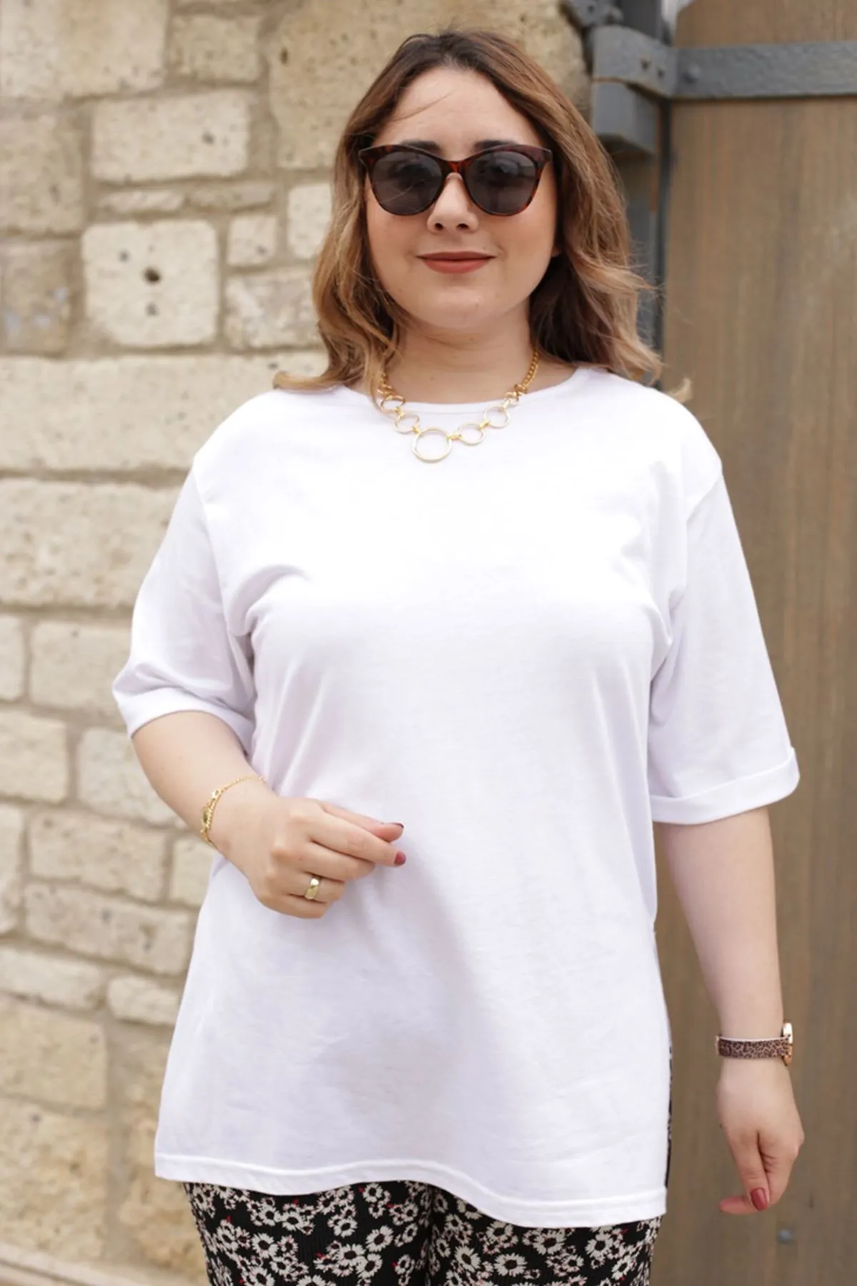 RENKTE DİRSEK KOL BASİC BEYAZ TSHİRT