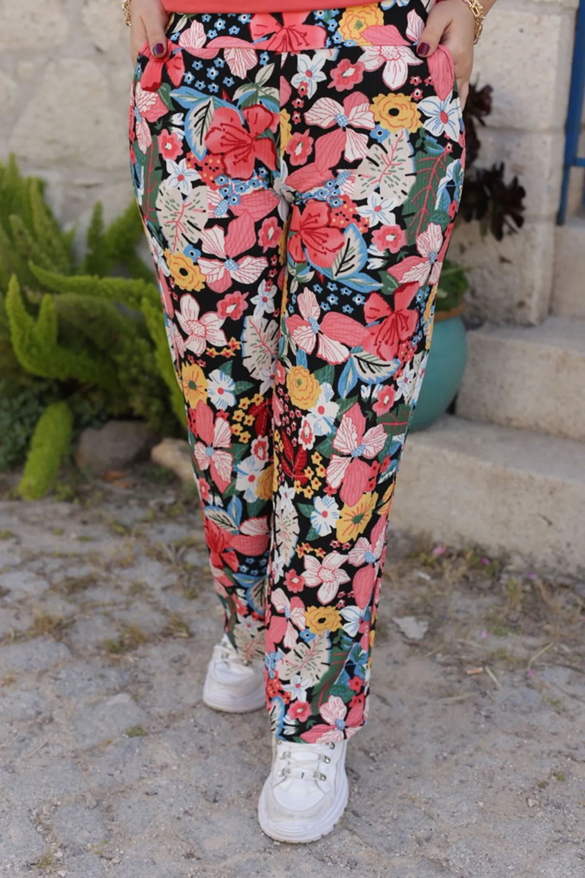 RENKTE DESENLİ ESNEK STANDART KAŞKORSE PANTOLON