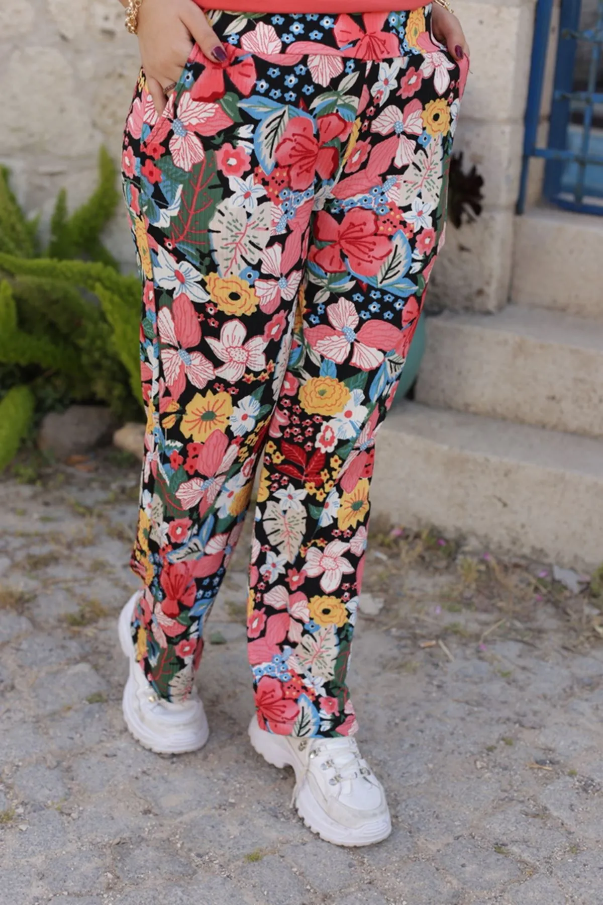 RENKTE DESENLİ ESNEK STANDART KAŞKORSE PANTOLON