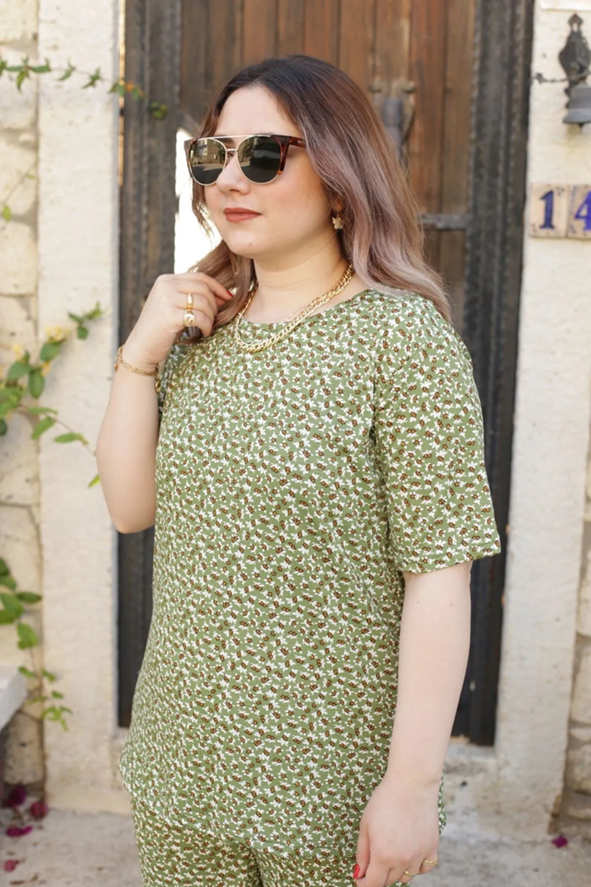 RENKTE GENİŞ KESİM DESENLİ HELEN TAKIM
