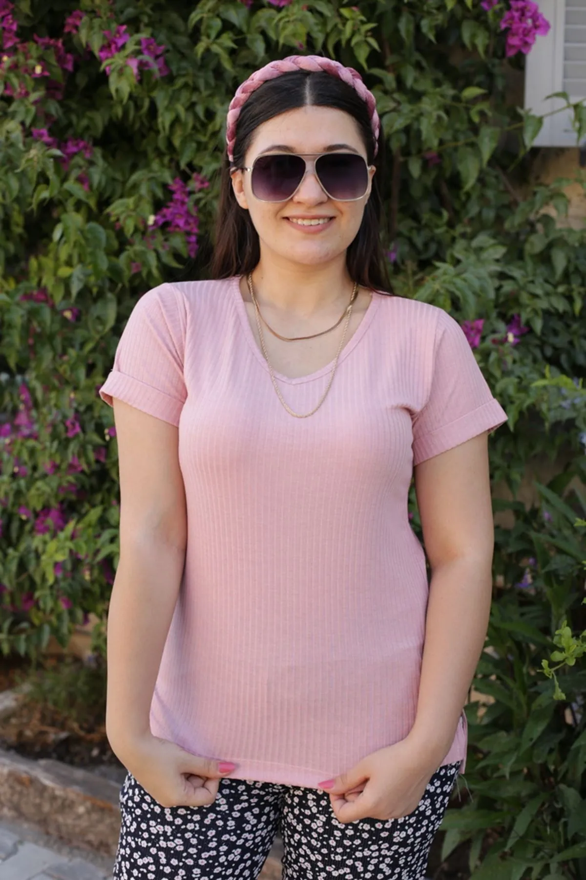 RENKTE KAŞKORSE DESENLİ ESNEK TAKIM
