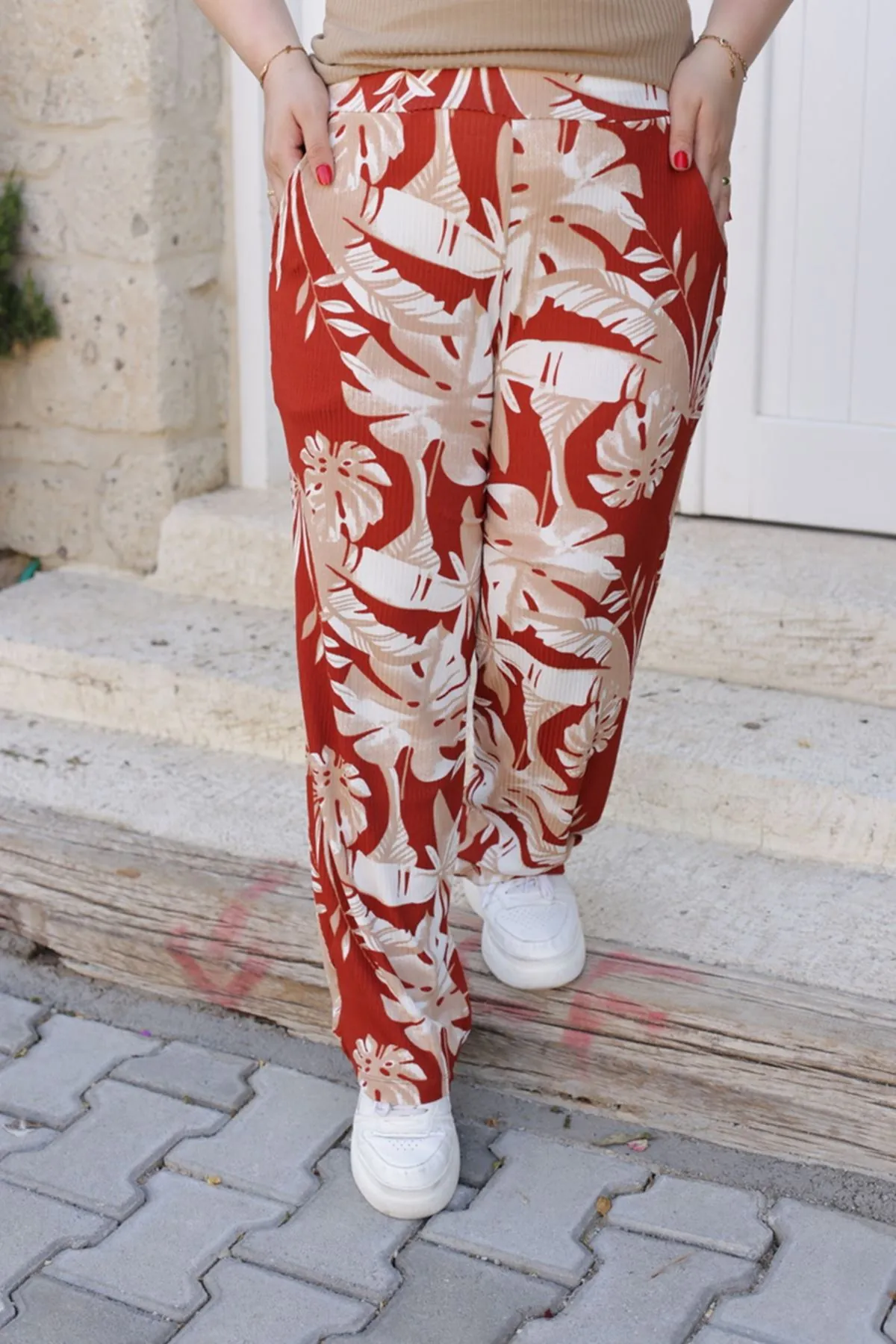 RENKTE DESENLİ ESNEK STANDART KAŞKORSE PANTOLON
