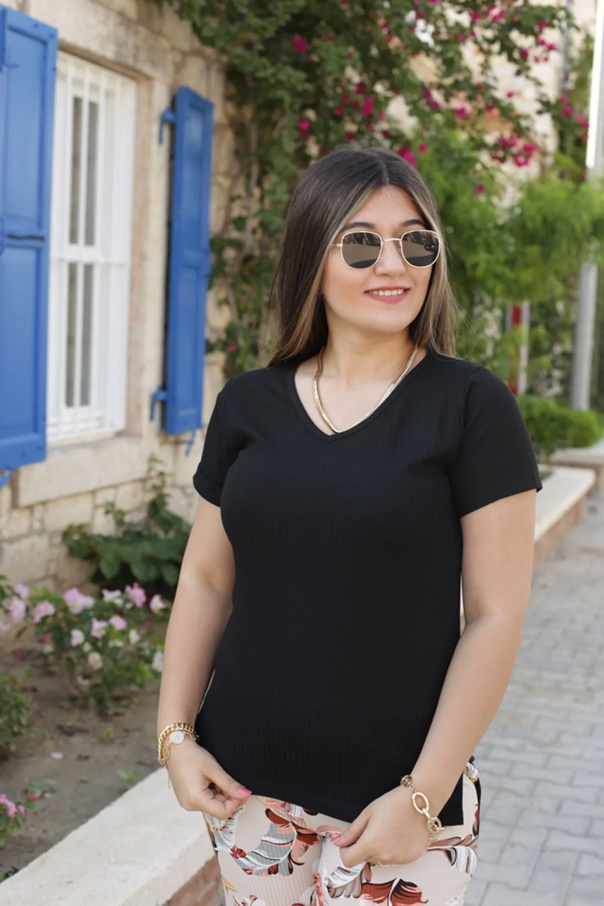 RENKTE KAŞKORSE DESENLİ ESNEK TAKIM