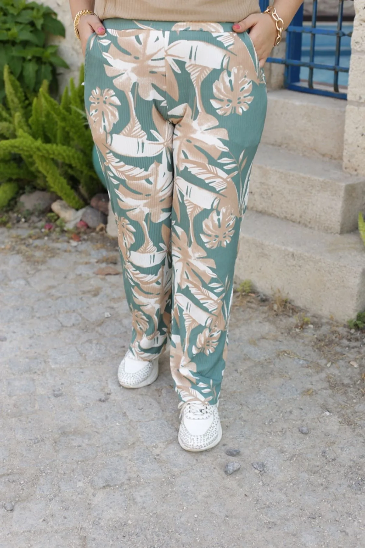 RENKTE DESENLİ ESNEK STANDART KAŞKORSE PANTOLON