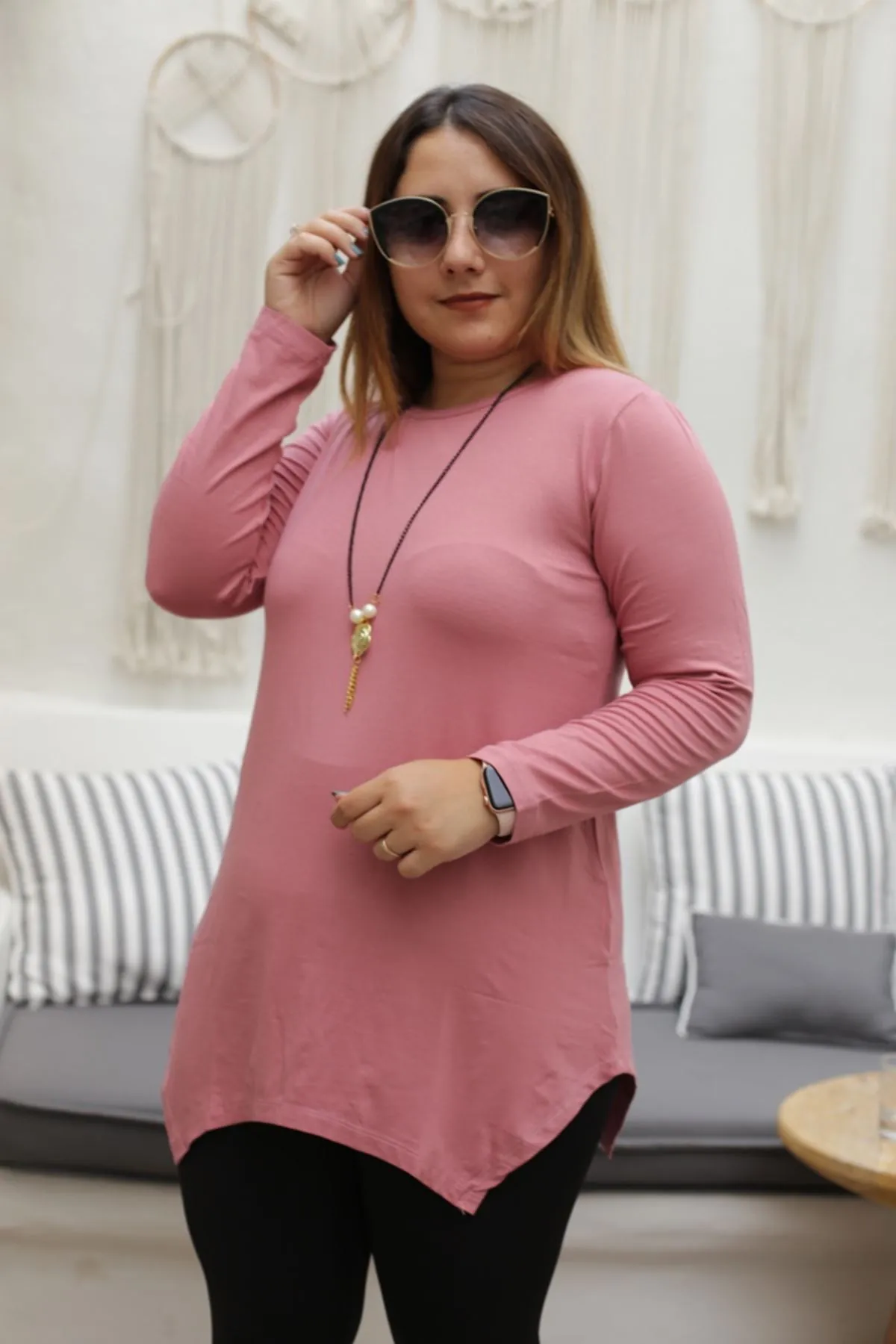 RENKTE KOLYELİ ASİMETRİK PUDRA BLUZ