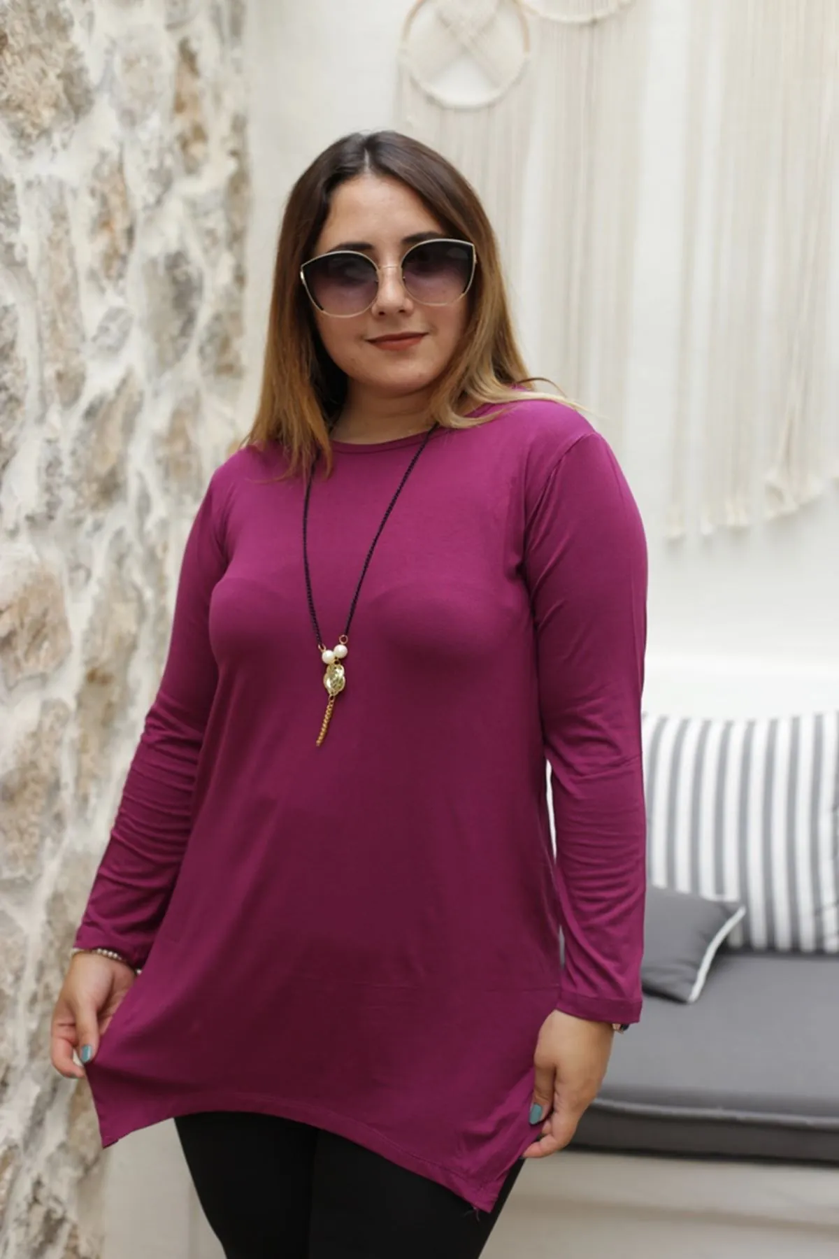 RENKTE KOLYELİ ASİMETRİK MOR BLUZ