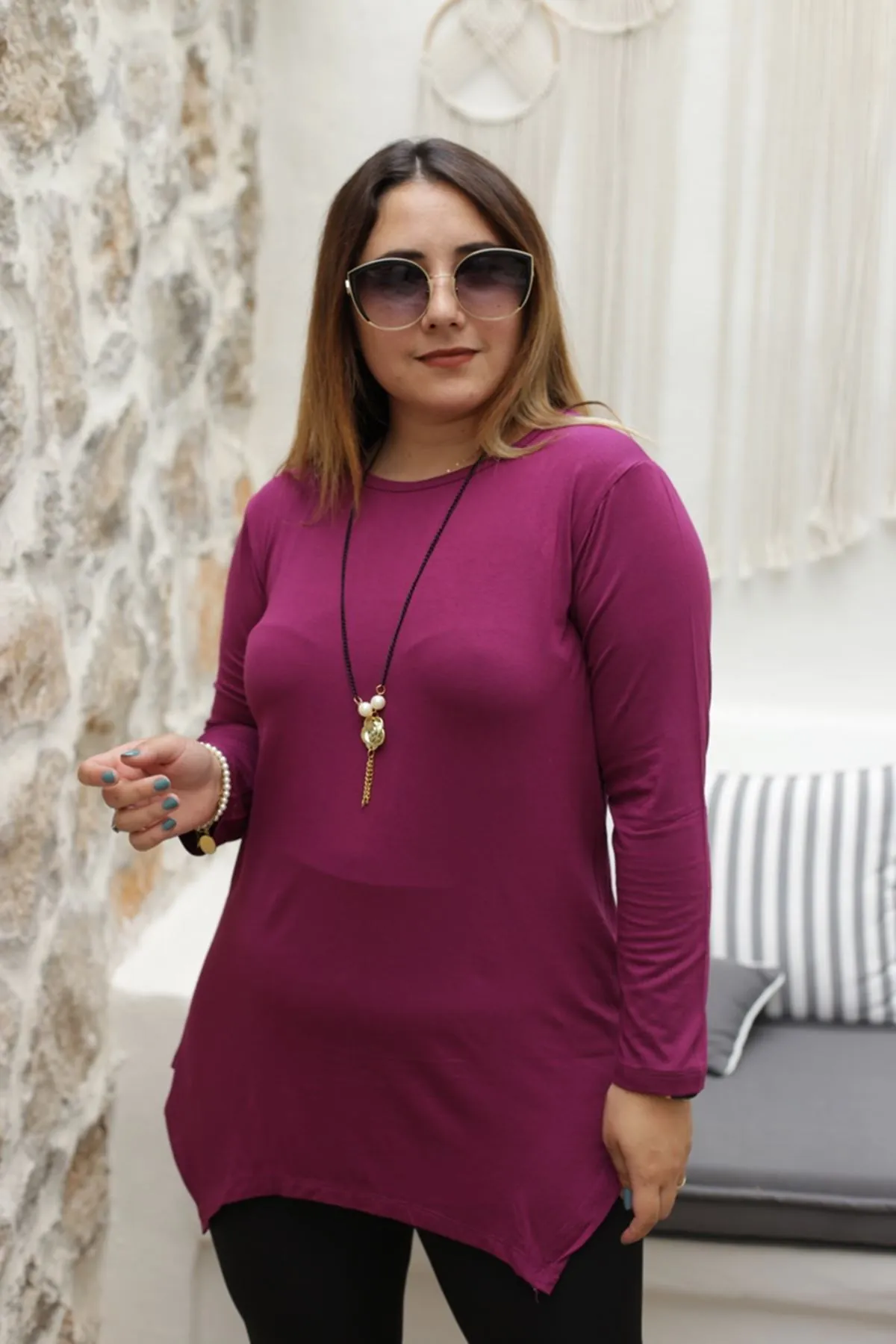RENKTE KOLYELİ ASİMETRİK MOR BLUZ